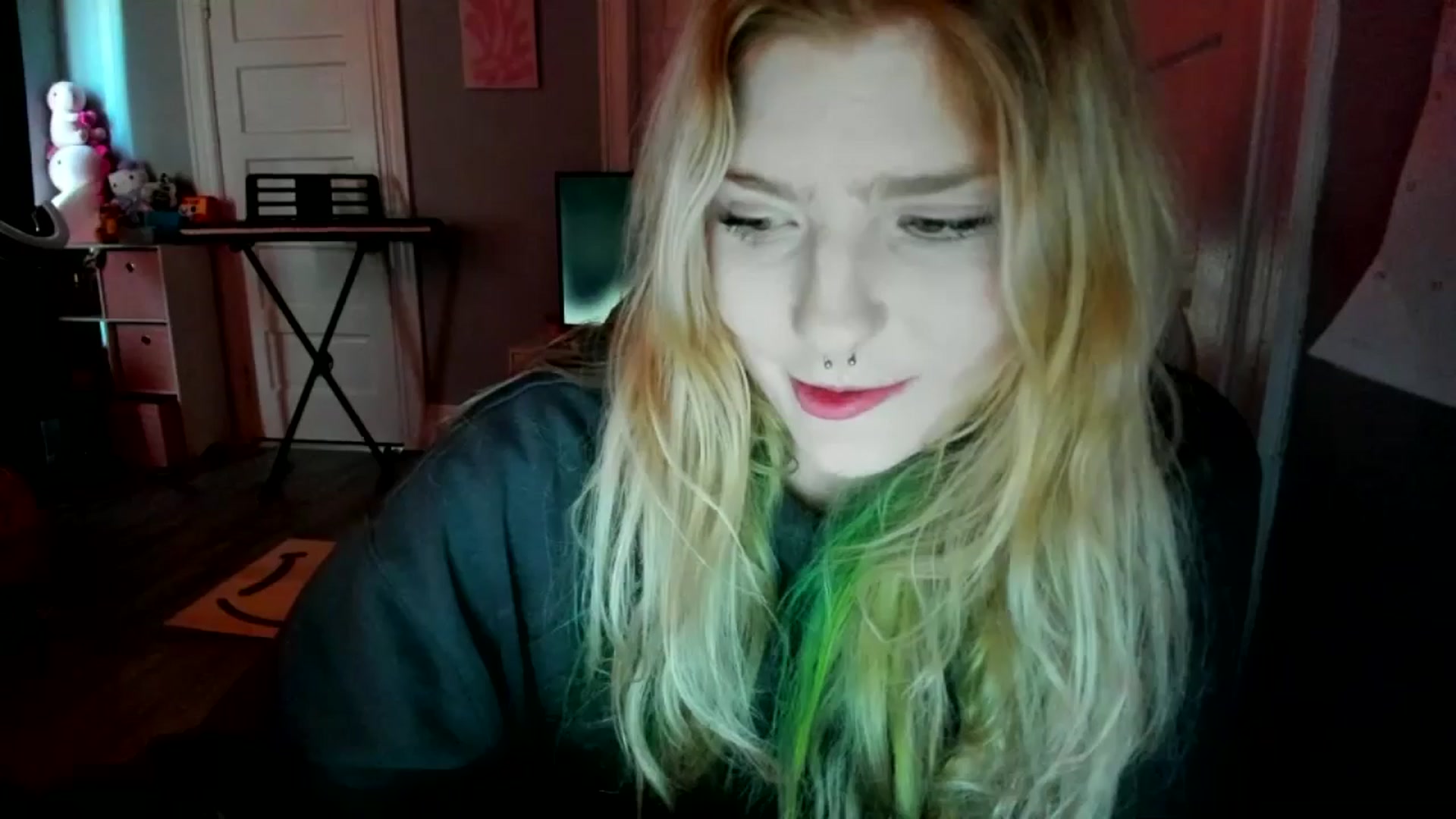 Gallery image thumbnail from DuckChan0's myfreecams stream on, 03/07/2026, 21:23 image 16 of 20
