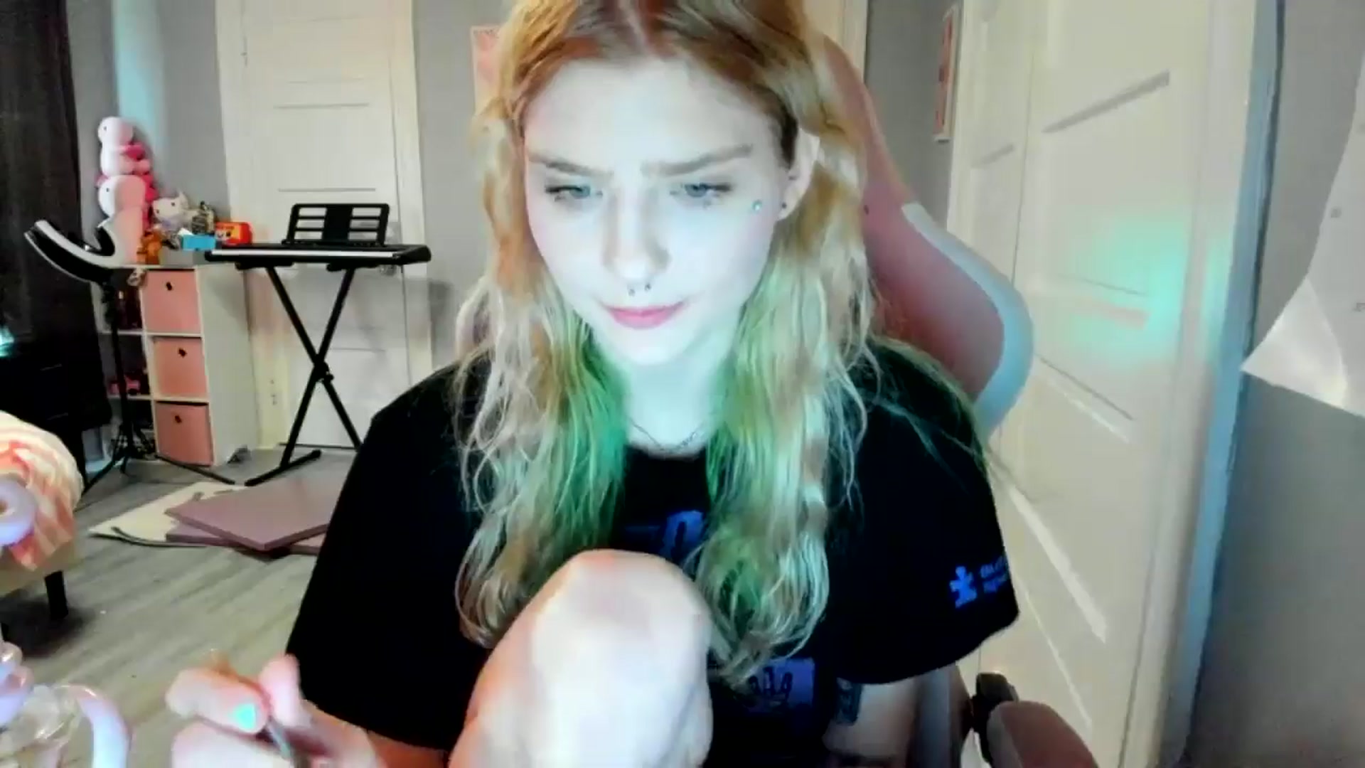 Gallery image thumbnail from DuckChan0's myfreecams stream on, 03/08/2026, 14:48 image 10 of 20