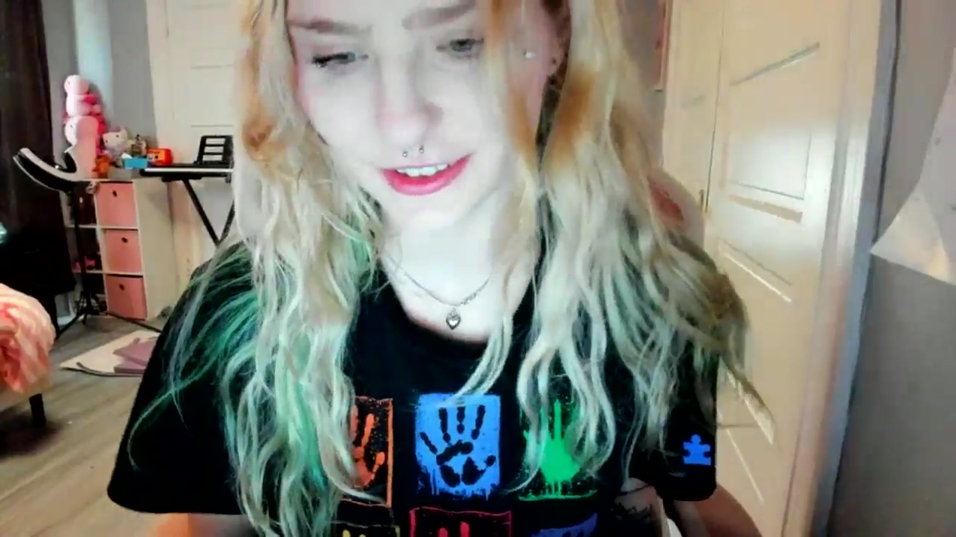 Gallery image thumbnail from DuckChan0's myfreecams stream on, 03/08/2026, 14:48 image 6 of 20