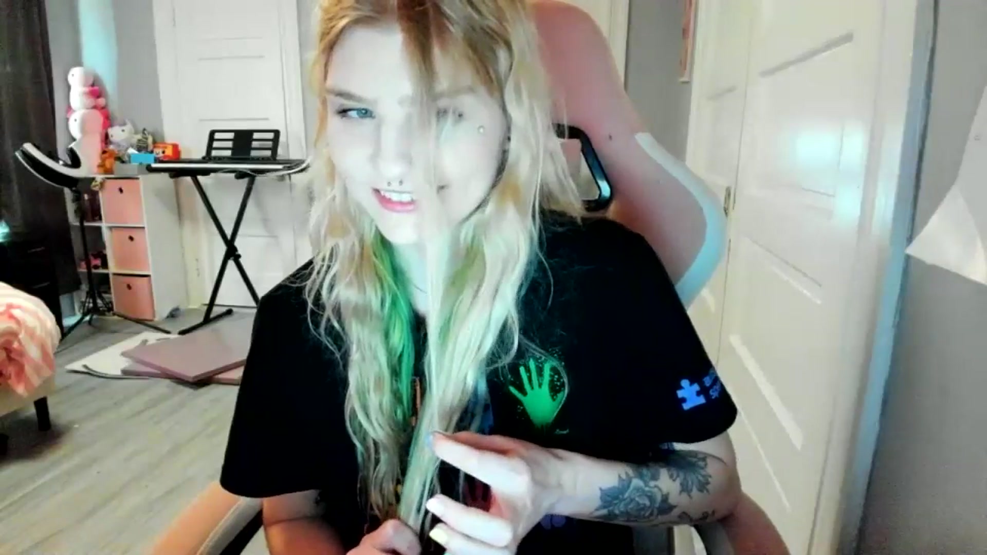 Gallery image thumbnail from DuckChan0's myfreecams stream on, 03/08/2026, 14:48 image 5 of 20