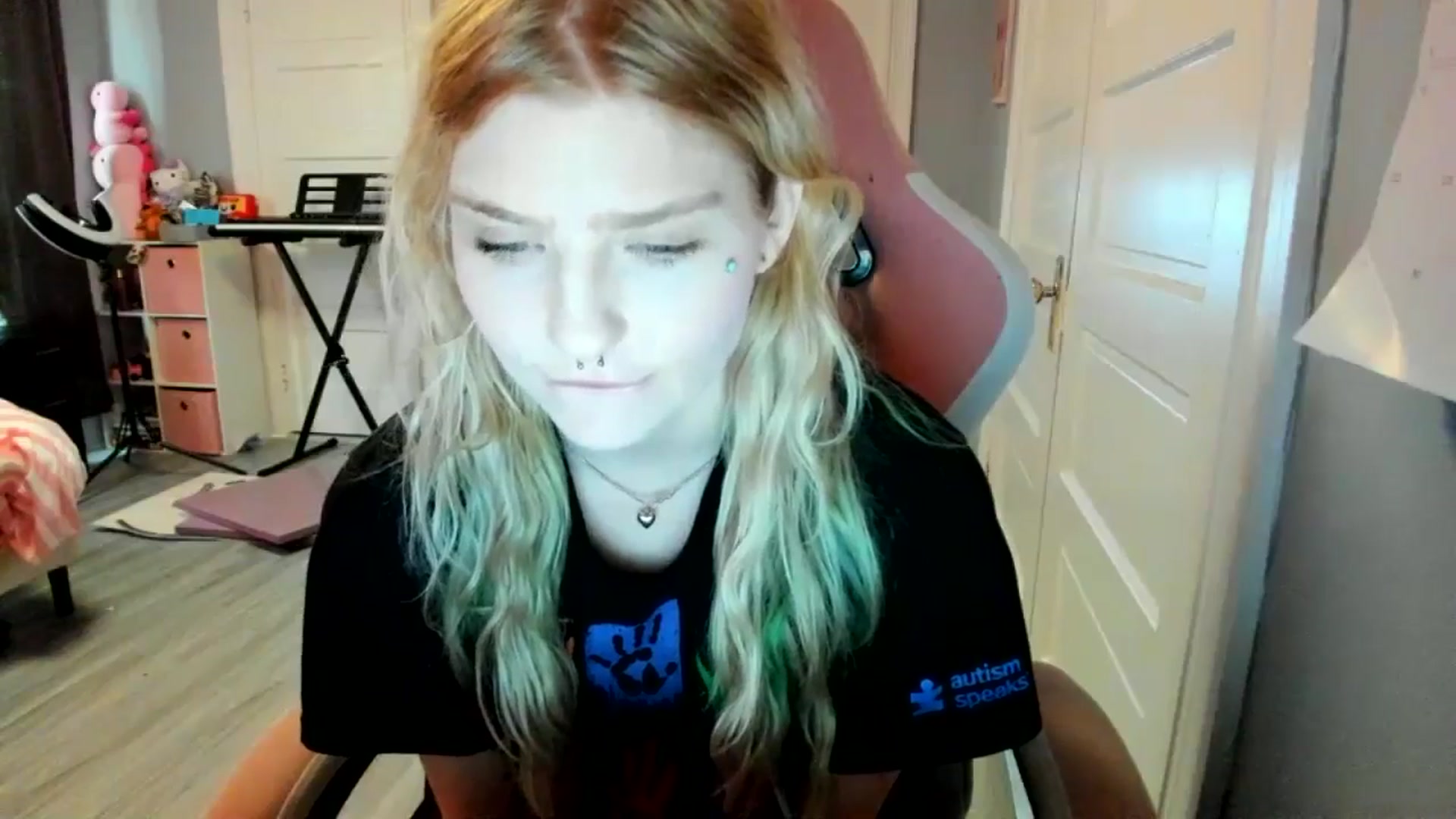 Gallery image thumbnail from DuckChan0's myfreecams stream on, 03/08/2026, 14:48 image 8 of 20