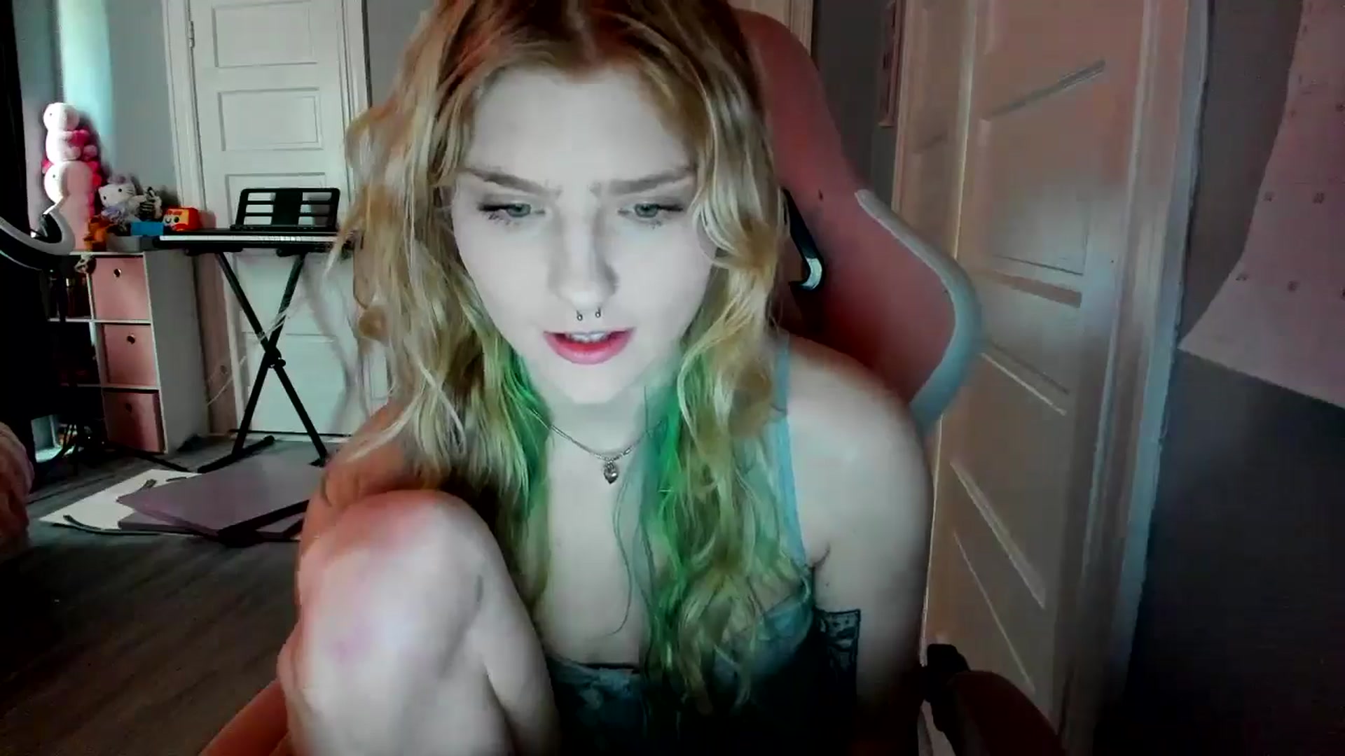 Gallery image thumbnail from DuckChan0's myfreecams stream on, 03/08/2026, 15:54 image 8 of 20