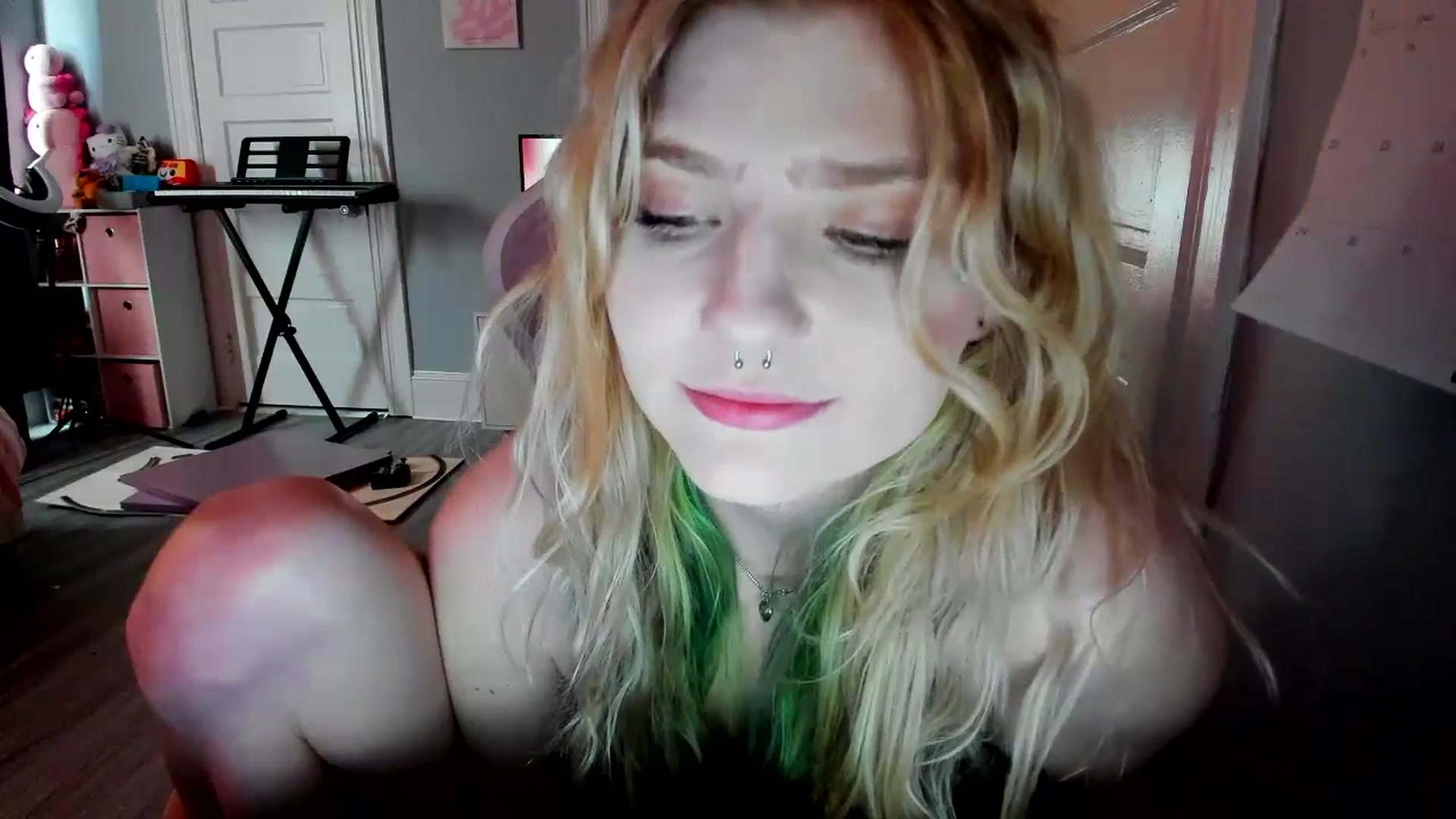 Gallery image thumbnail from DuckChan0's myfreecams stream on, 03/08/2026, 15:54 image 10 of 20