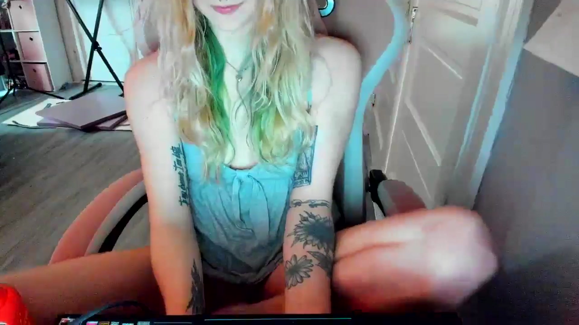 Gallery image thumbnail from DuckChan0's myfreecams stream on, 03/08/2026, 15:54 image 13 of 20