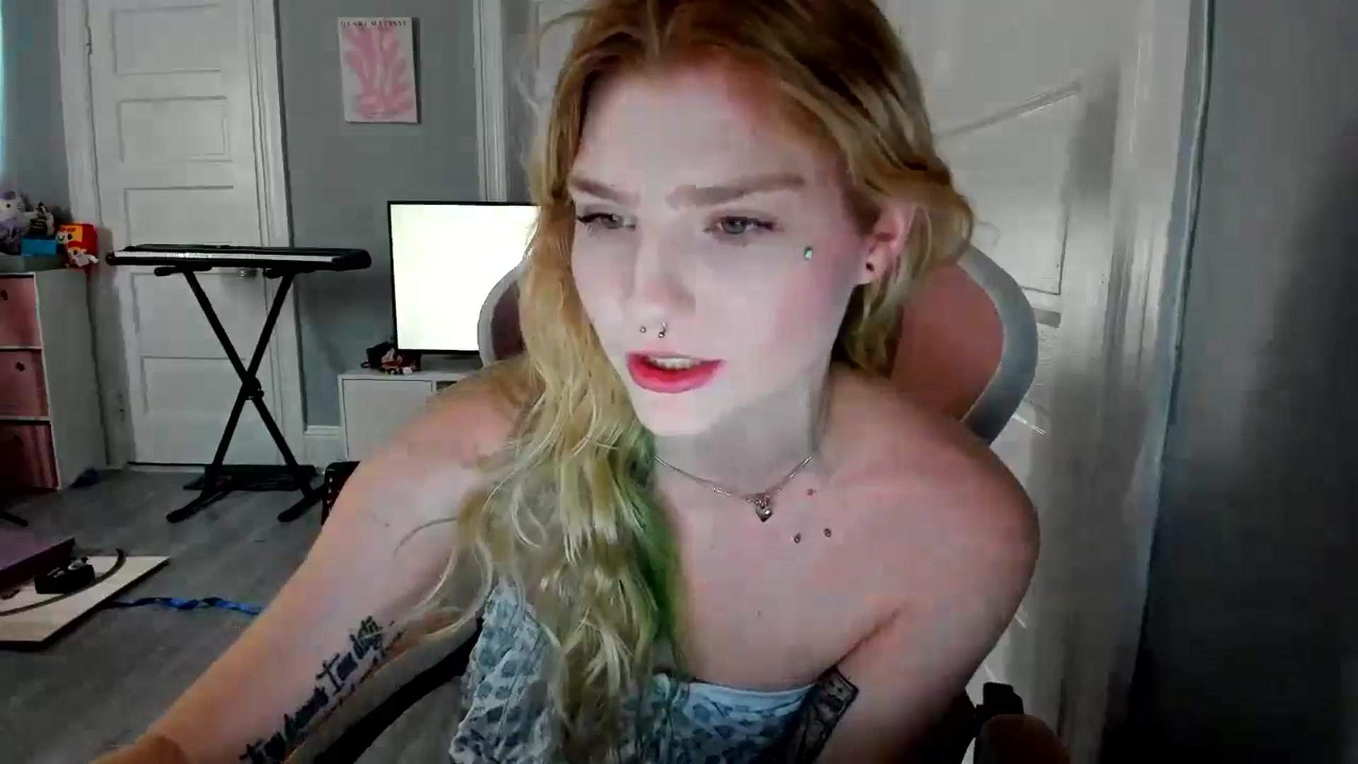 Gallery image thumbnail from DuckChan0's myfreecams stream on, 03/09/2026, 17:16 image 11 of 20