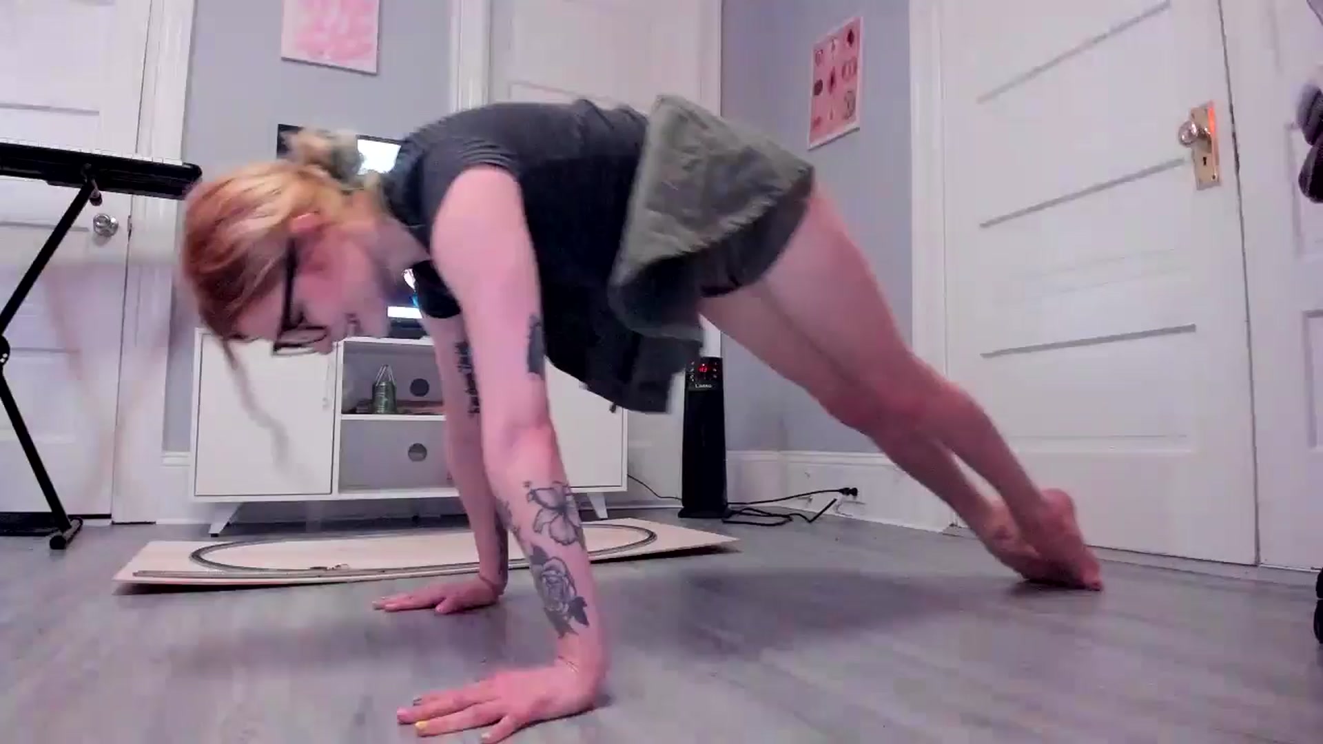Gallery image thumbnail from DuckChan0's myfreecams stream on, 03/10/2026, 15:39 image 18 of 20