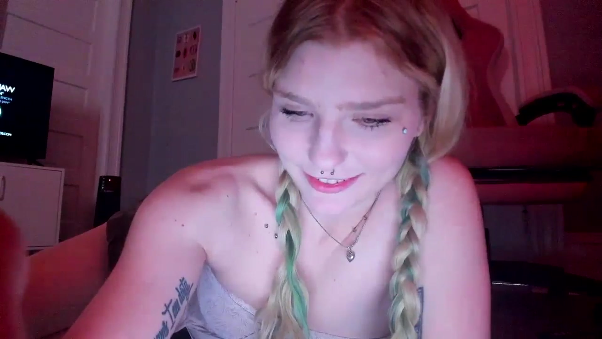 Gallery image thumbnail from DuckChan0's myfreecams stream on, 03/10/2026, 17:30 image 17 of 20