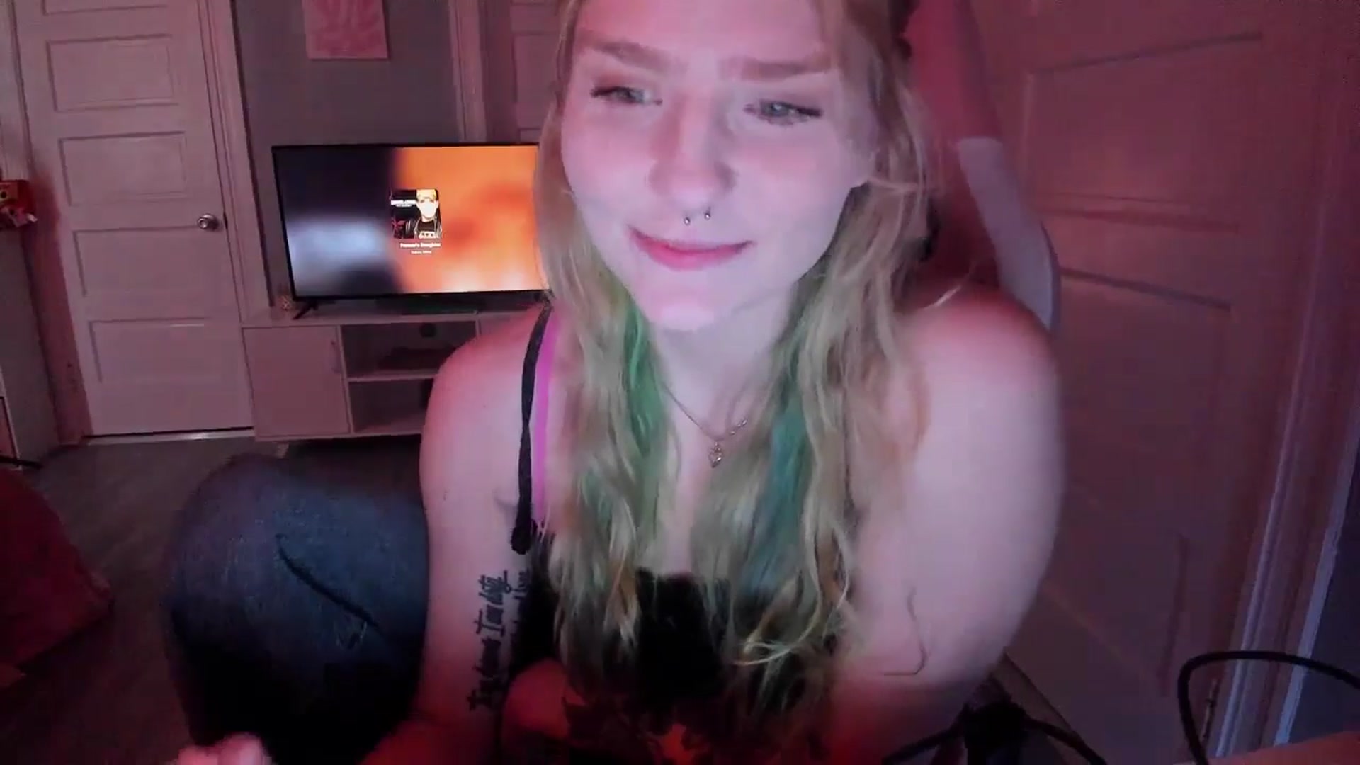 Gallery image thumbnail from DuckChan0's myfreecams stream on, 03/11/2026, 14:31 image 14 of 20