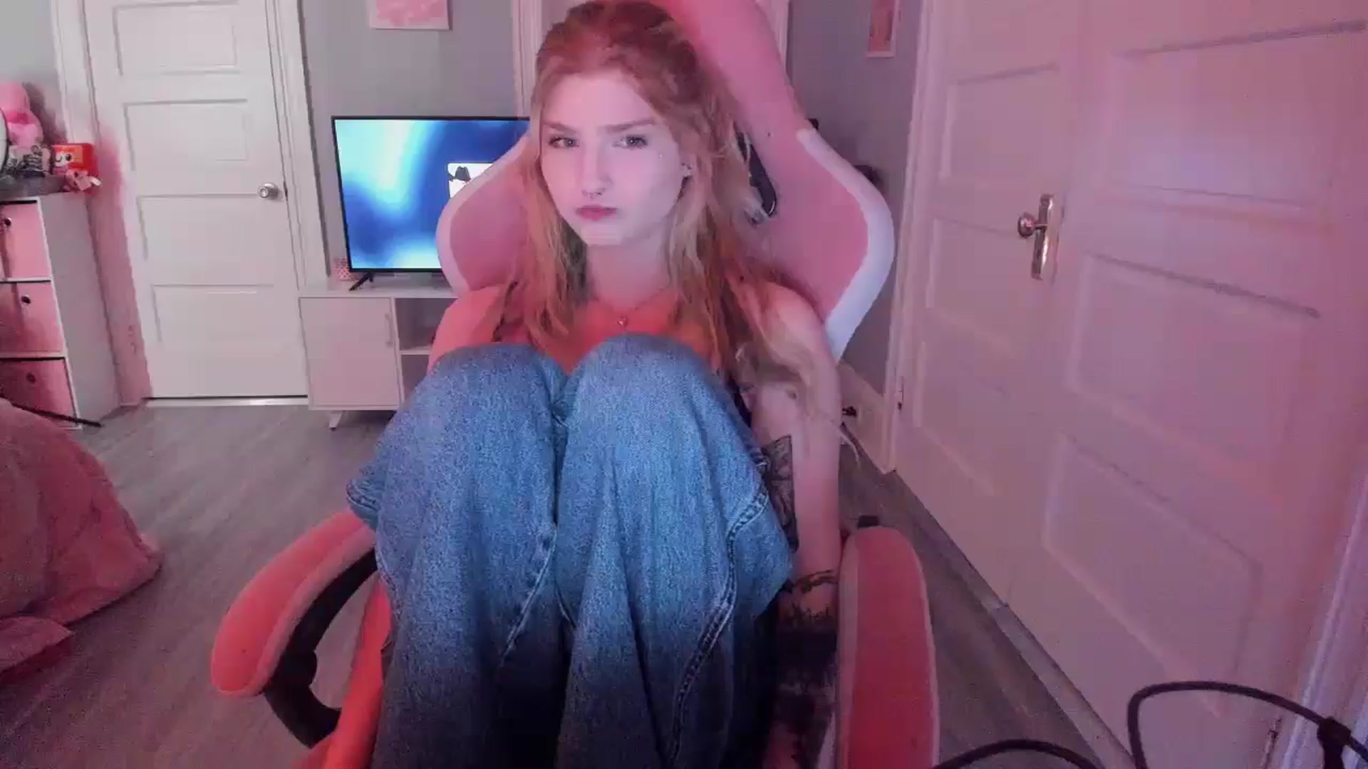 Gallery image thumbnail from DuckChan0's myfreecams stream on, 03/11/2026, 14:31 image 6 of 20