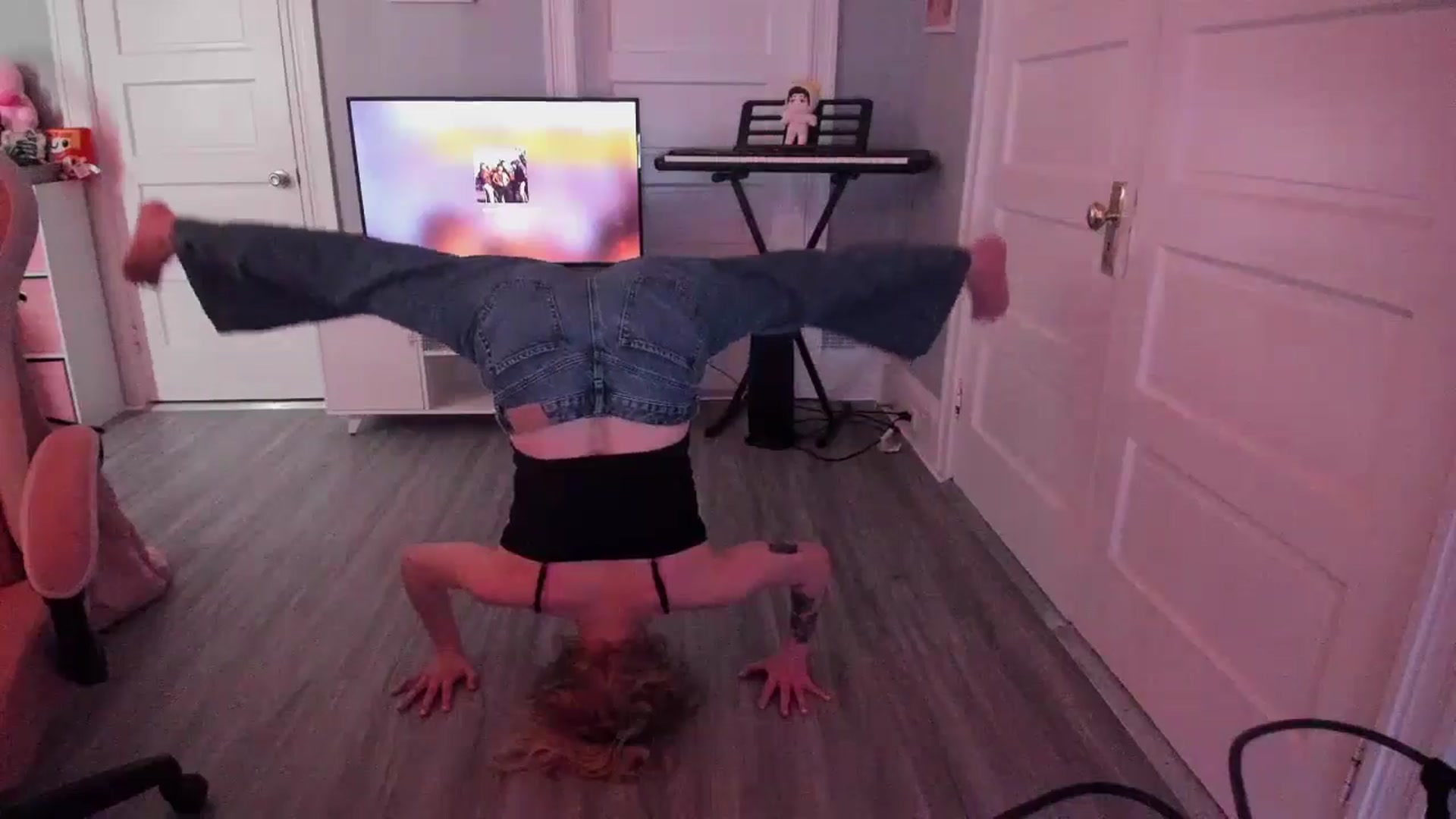 Gallery image thumbnail from DuckChan0's myfreecams stream on, 03/11/2026, 14:31 image 4 of 20