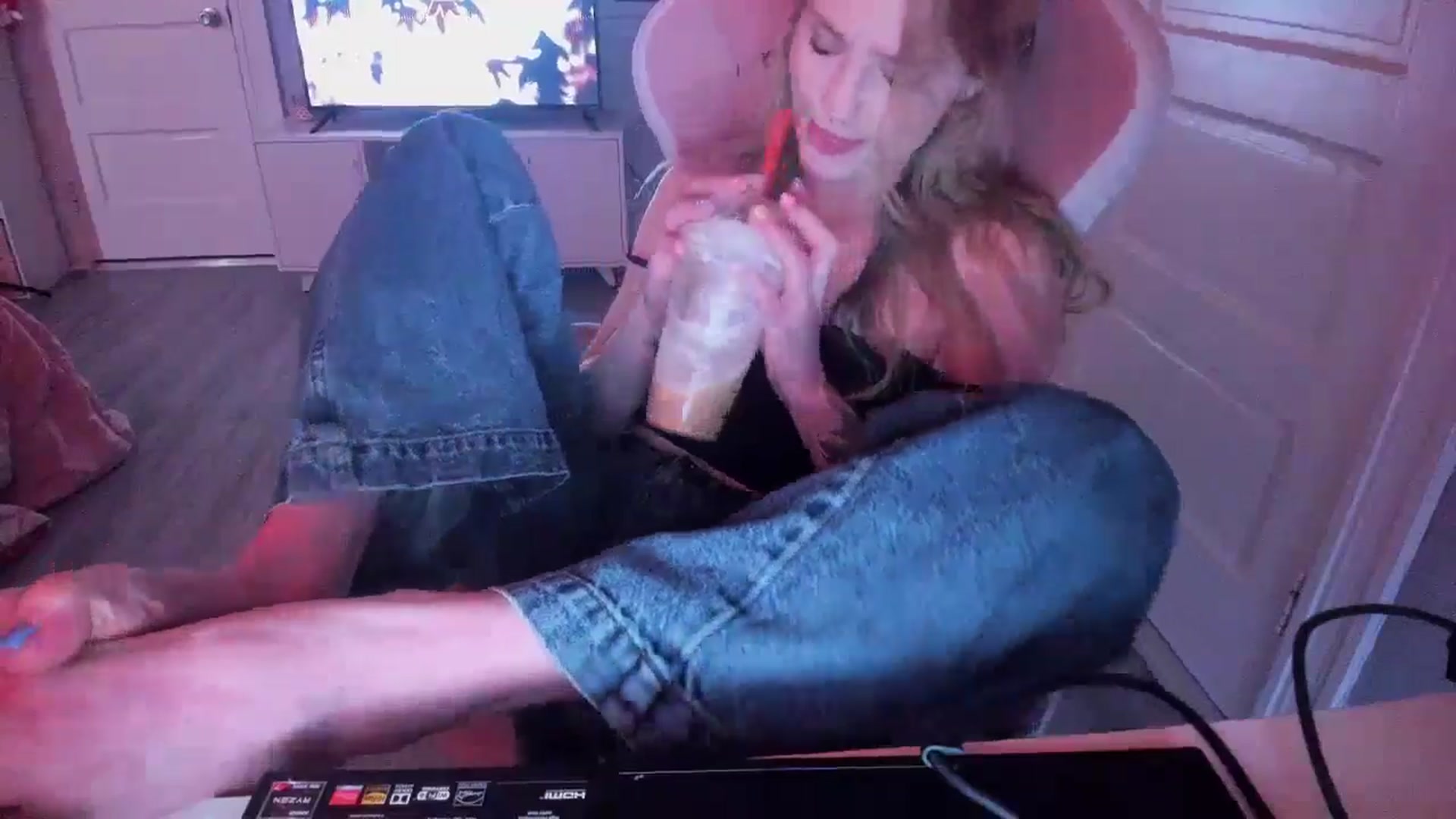 Gallery image thumbnail from DuckChan0's myfreecams stream on, 03/11/2026, 16:05 image 2 of 20