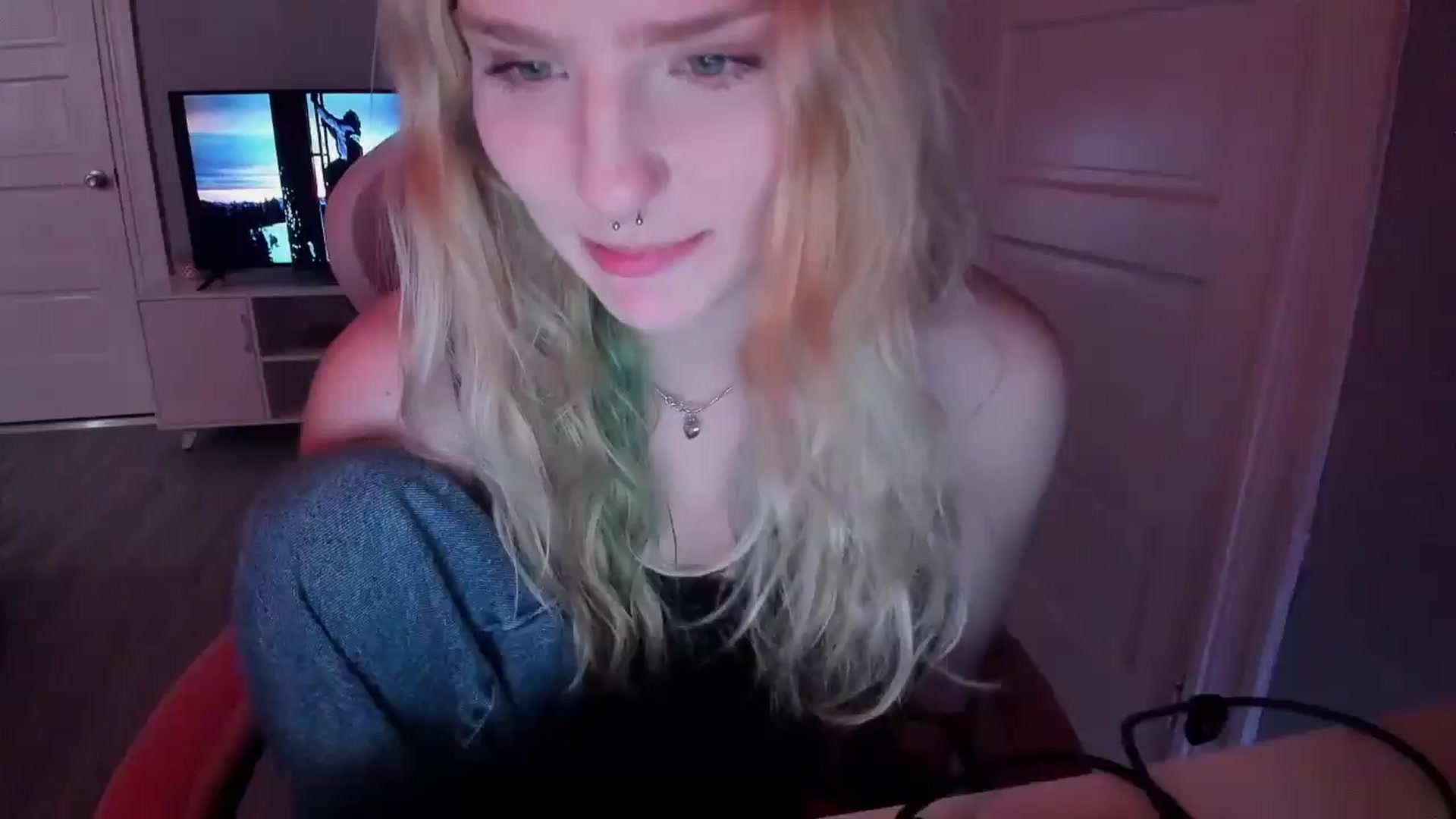 Gallery image thumbnail from DuckChan0's myfreecams stream on, 03/11/2026, 16:05 image 14 of 20