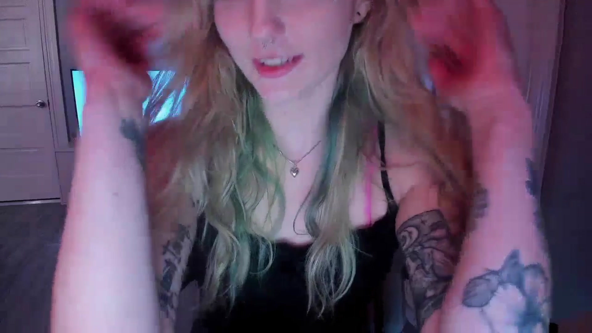 Gallery image thumbnail from DuckChan0's myfreecams stream on, 03/11/2026, 16:05 image 19 of 20