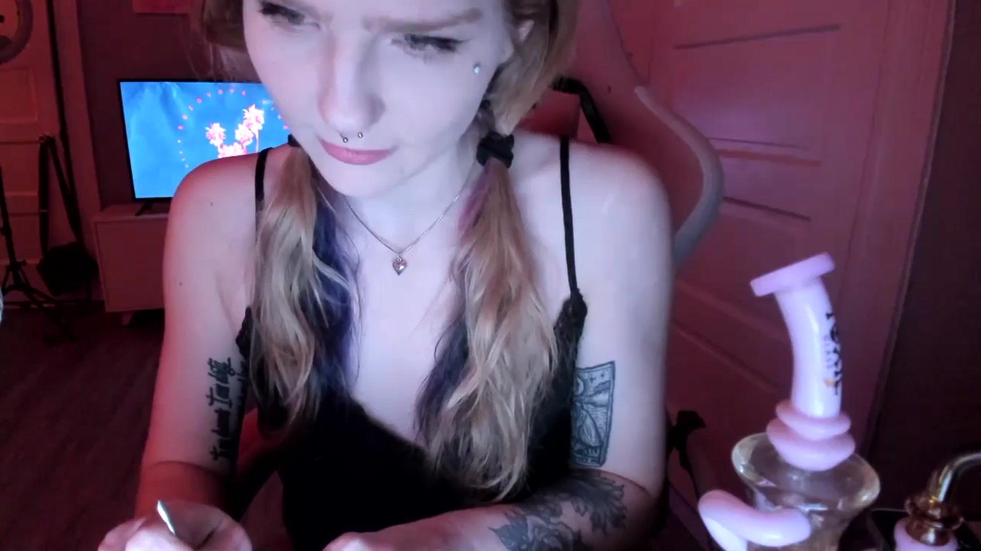 Gallery image thumbnail from DuckChan0's myfreecams stream on, 03/15/2026, 01:30 image 19 of 20