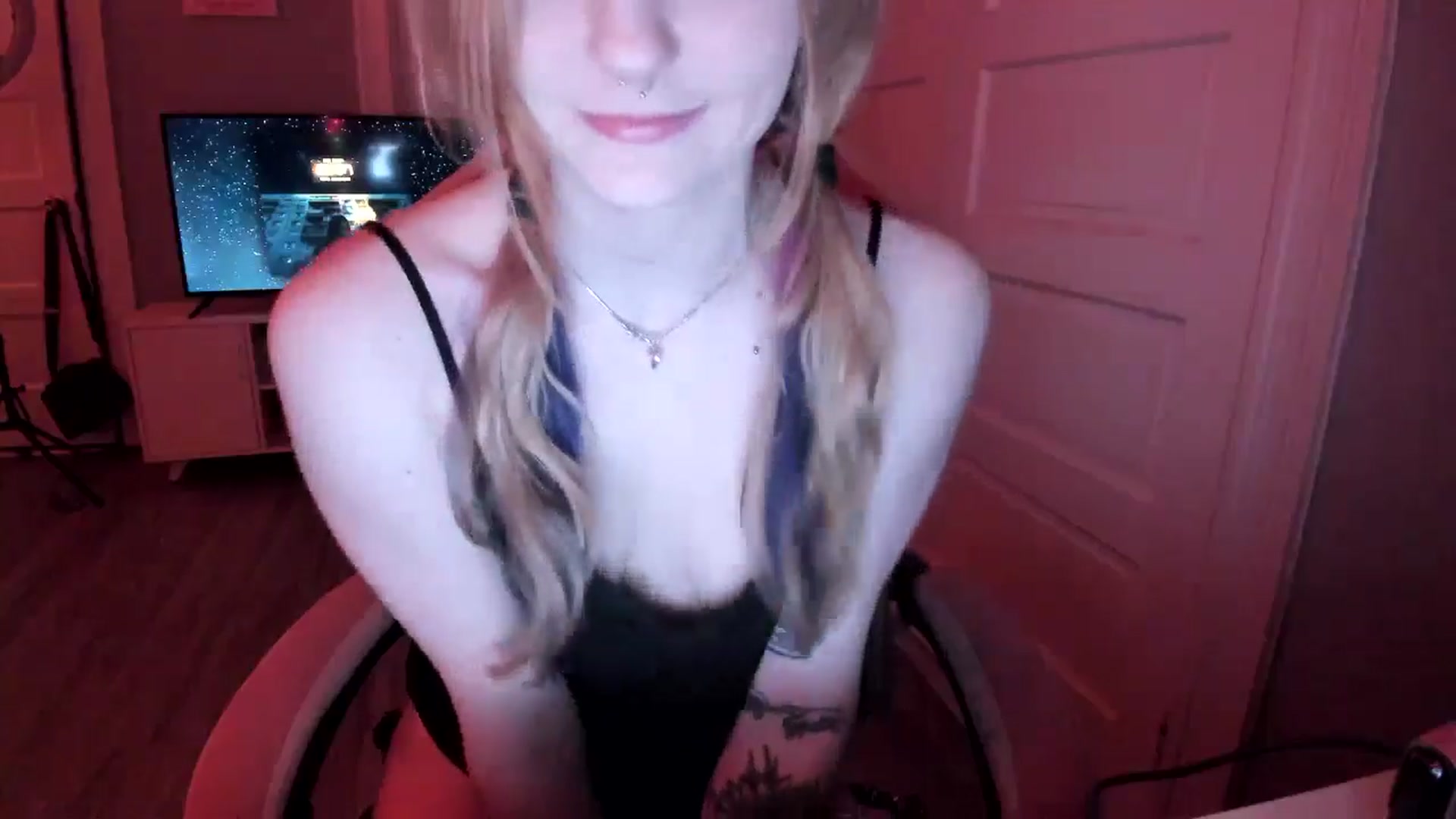 Gallery image thumbnail from DuckChan0's myfreecams stream on, 03/15/2026, 01:30 image 8 of 20