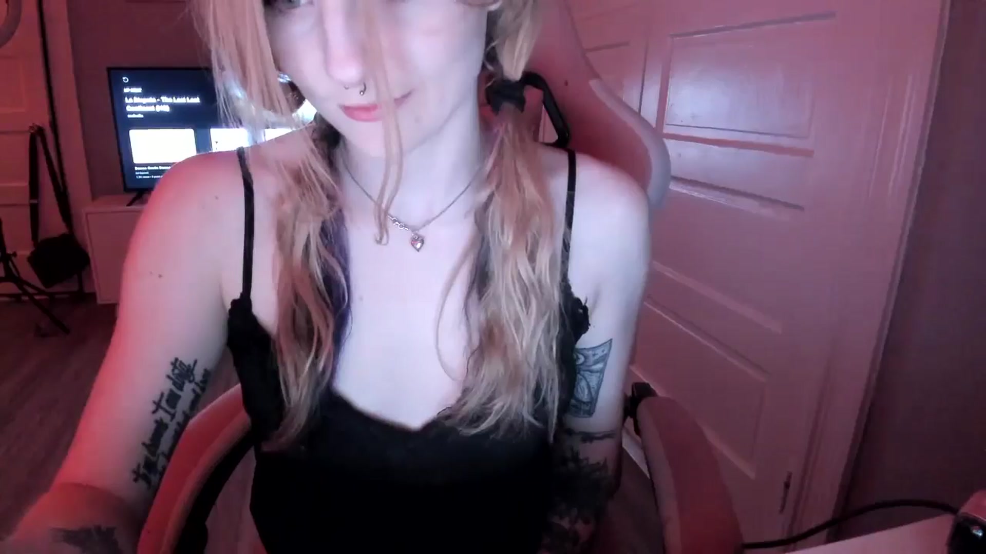 Gallery image thumbnail from DuckChan0's myfreecams stream on, 03/15/2026, 01:30 image 7 of 20