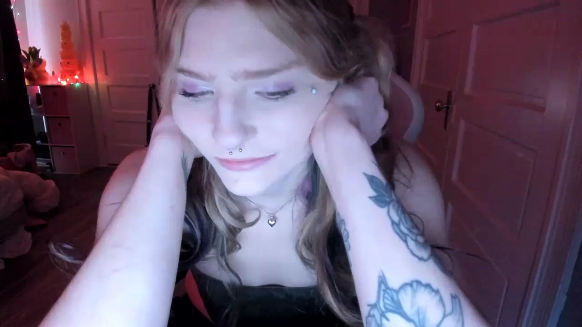 Gallery image thumbnail from DuckChan0's myfreecams stream on, 03/16/2026, 20:31 image 19 of 20