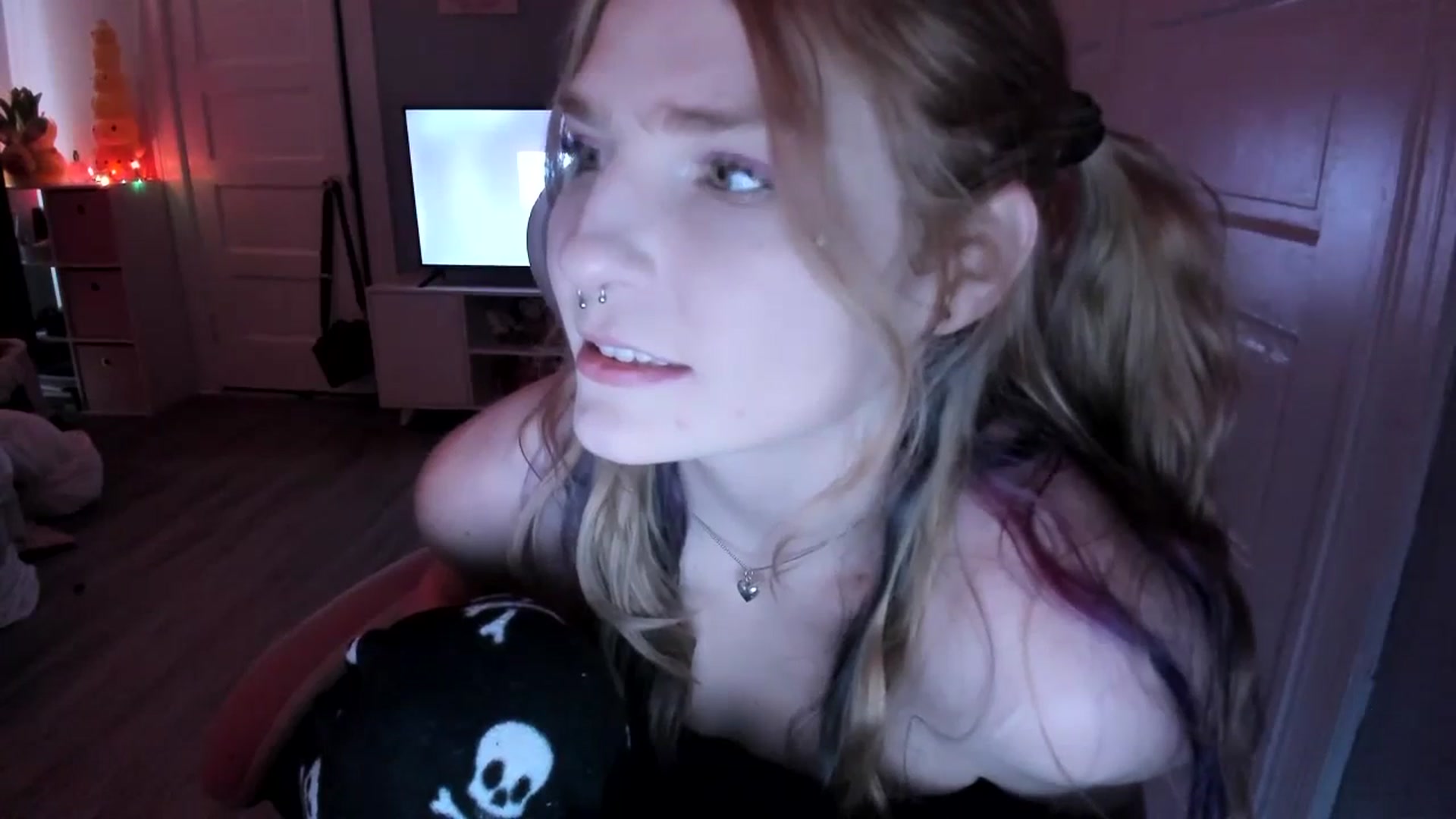 Gallery image thumbnail from DuckChan0's myfreecams stream on, 03/16/2026, 20:31 image 6 of 20