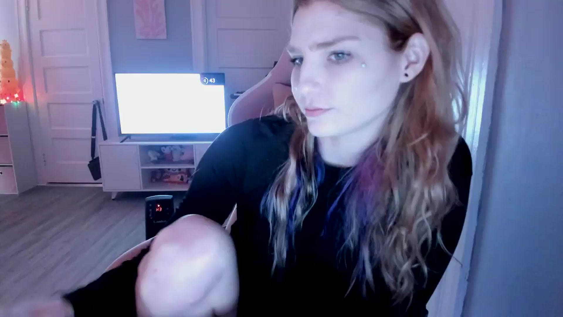 Gallery image thumbnail from DuckChan0's myfreecams stream on, 03/18/2026, 16:35 image 1 of 20