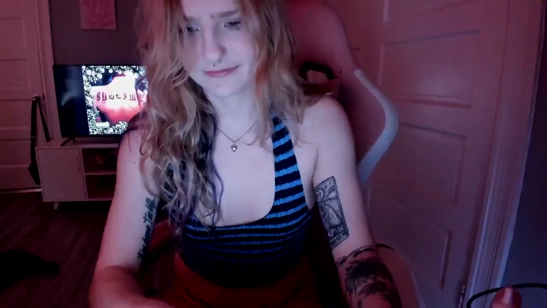 Gallery image thumbnail from DuckChan0's myfreecams stream on, 03/19/2026, 17:23 image 6 of 20