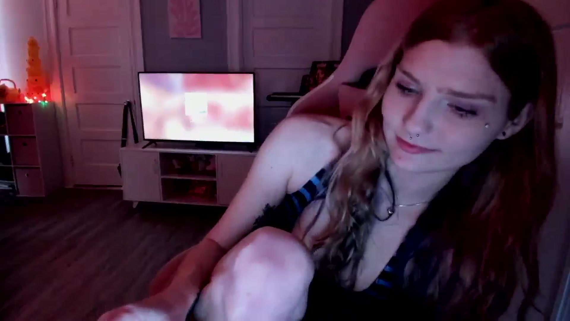 Gallery image thumbnail from DuckChan0's myfreecams stream on, 03/19/2026, 18:49 image 12 of 20