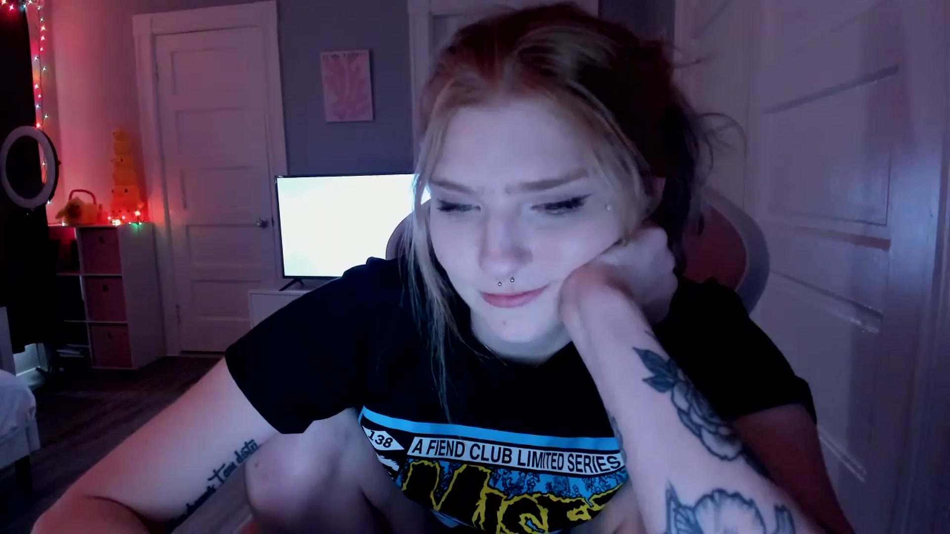 Gallery image thumbnail from DuckChan0's myfreecams stream on, 03/20/2026, 19:02 image 16 of 20