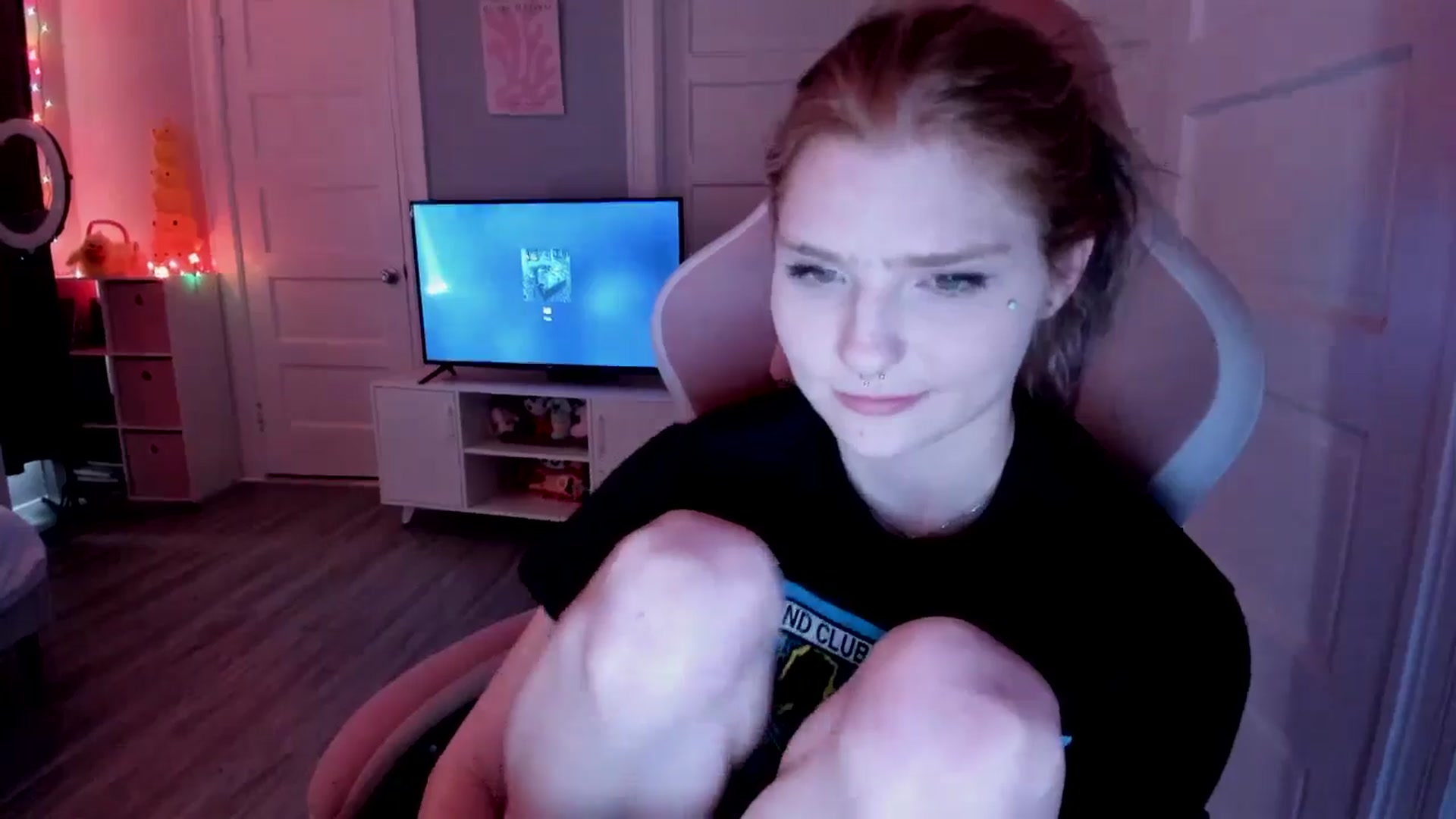 Gallery image thumbnail from DuckChan0's myfreecams stream on, 03/20/2026, 19:02 image 3 of 20