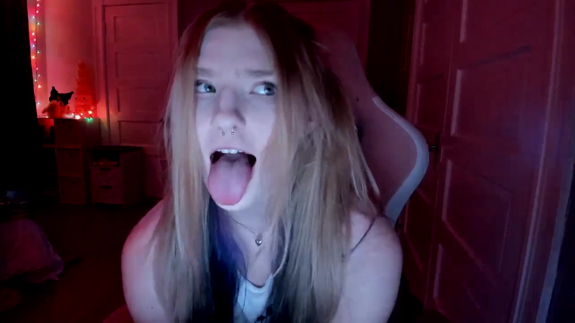 Gallery image thumbnail from DuckChan0's myfreecams stream on, 03/21/2026, 23:24 image 3 of 20