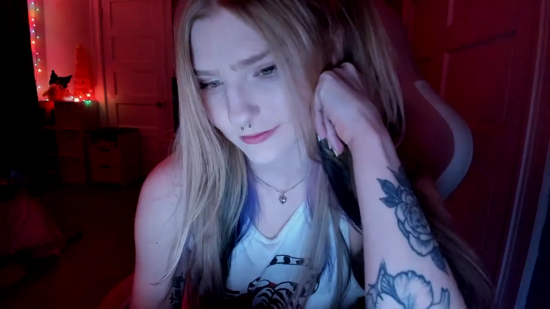 Gallery image thumbnail from DuckChan0's myfreecams stream on, 03/21/2026, 23:24 image 5 of 20