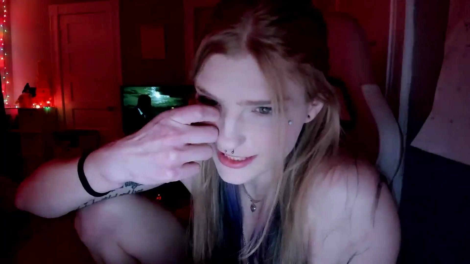 Gallery image thumbnail from DuckChan0's myfreecams stream on, 03/22/2026, 16:46 image 4 of 20