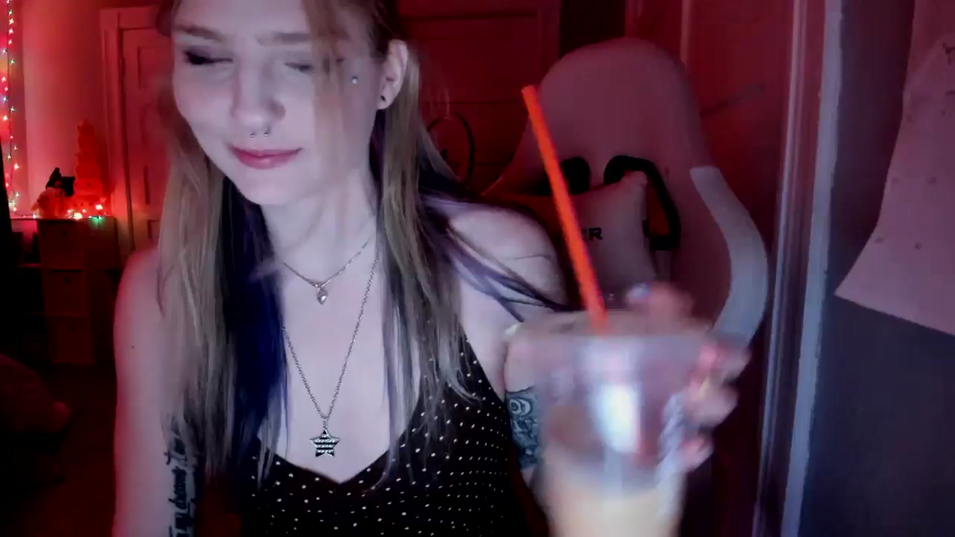 Gallery image thumbnail from DuckChan0's myfreecams stream on, 03/22/2026, 16:46 image 1 of 20