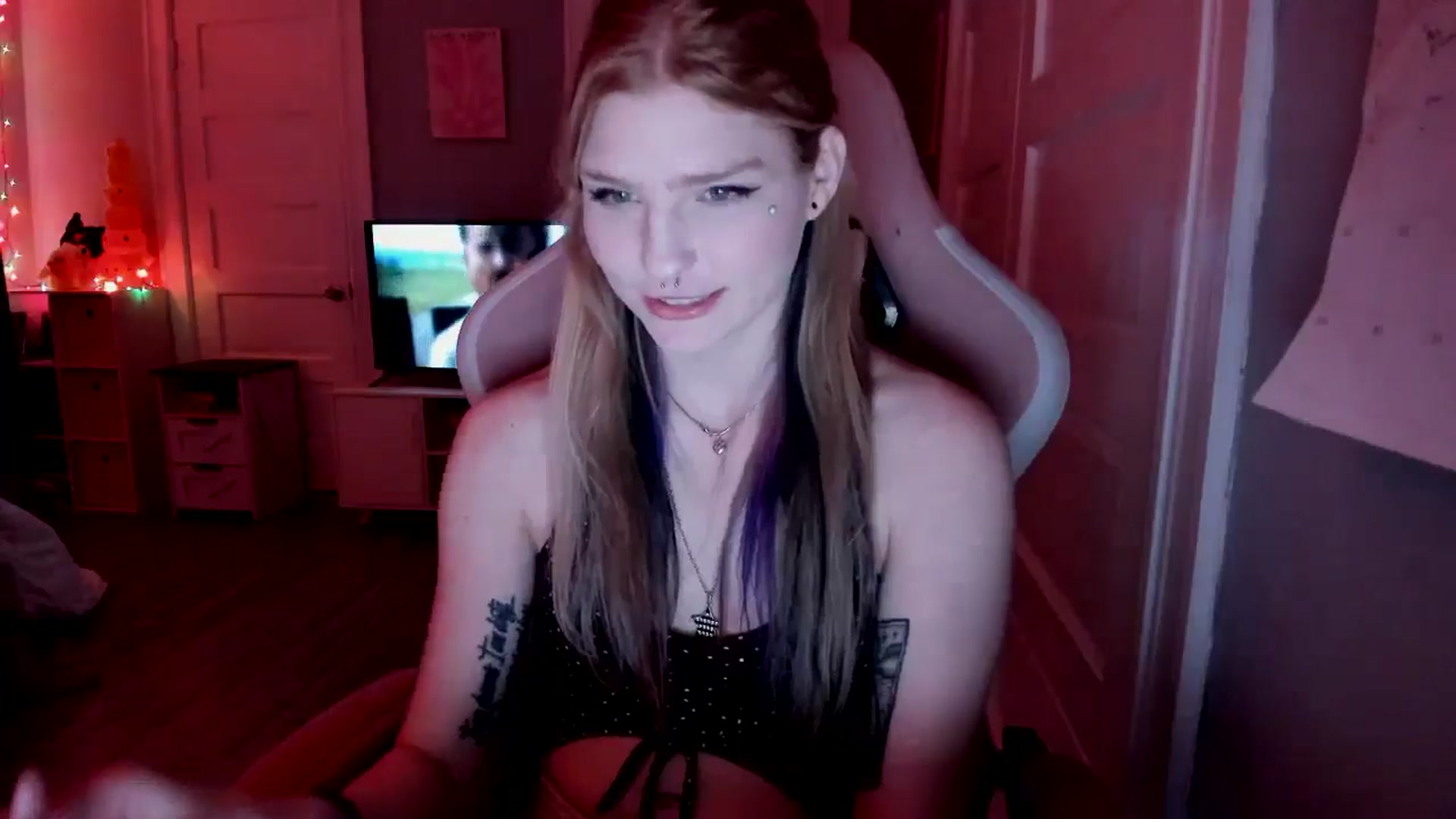 Gallery image thumbnail from DuckChan0's myfreecams stream on, 03/22/2026, 16:46 image 9 of 20