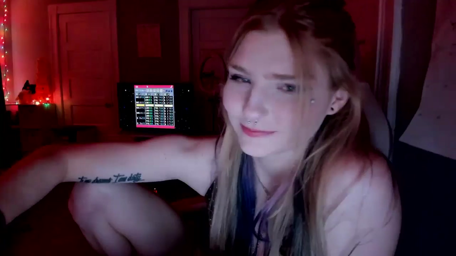 Gallery image thumbnail from DuckChan0's myfreecams stream on, 03/22/2026, 16:46 image 3 of 20