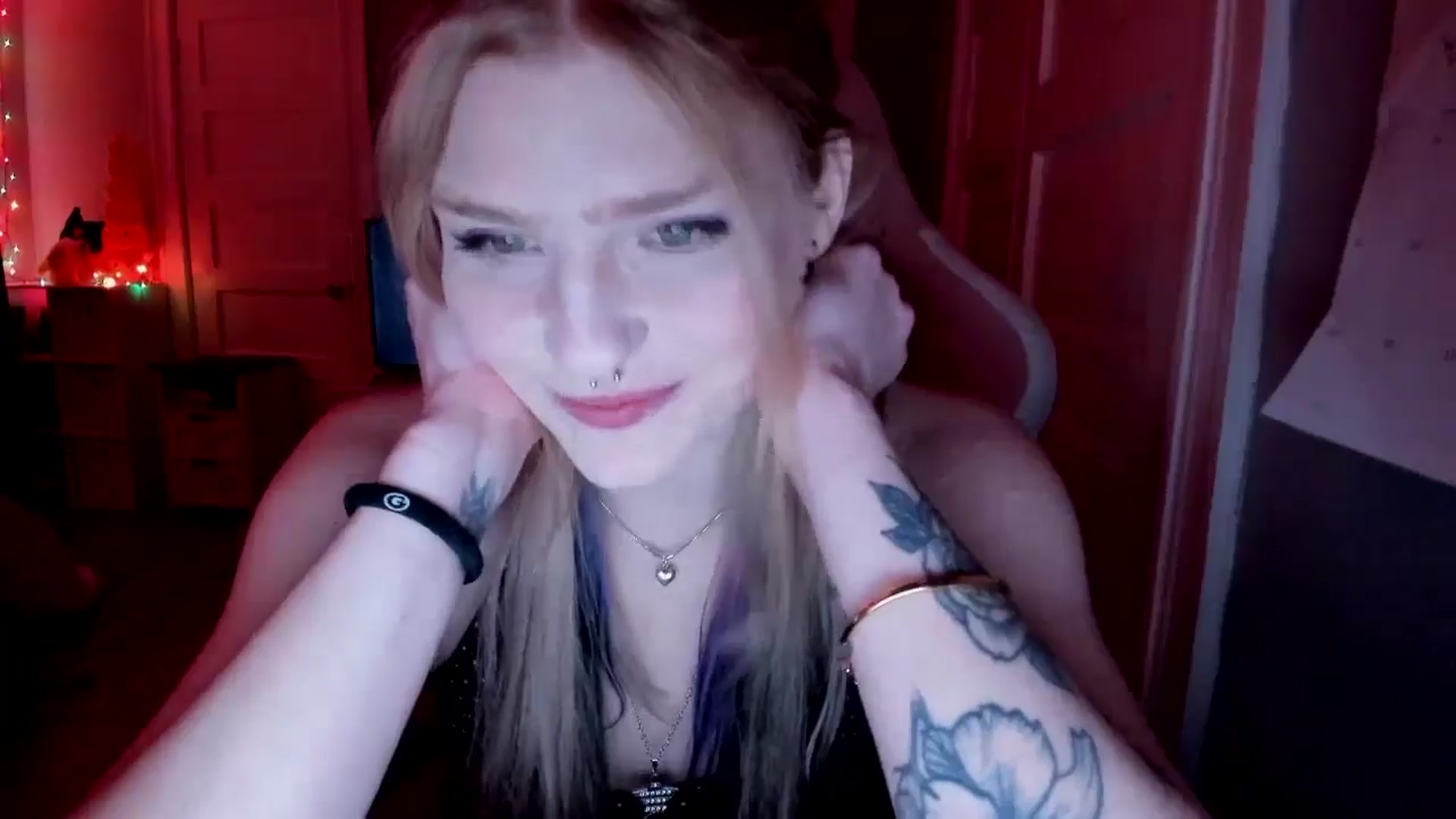 Gallery image thumbnail from DuckChan0's myfreecams stream on, 03/22/2026, 17:18 image 2 of 20