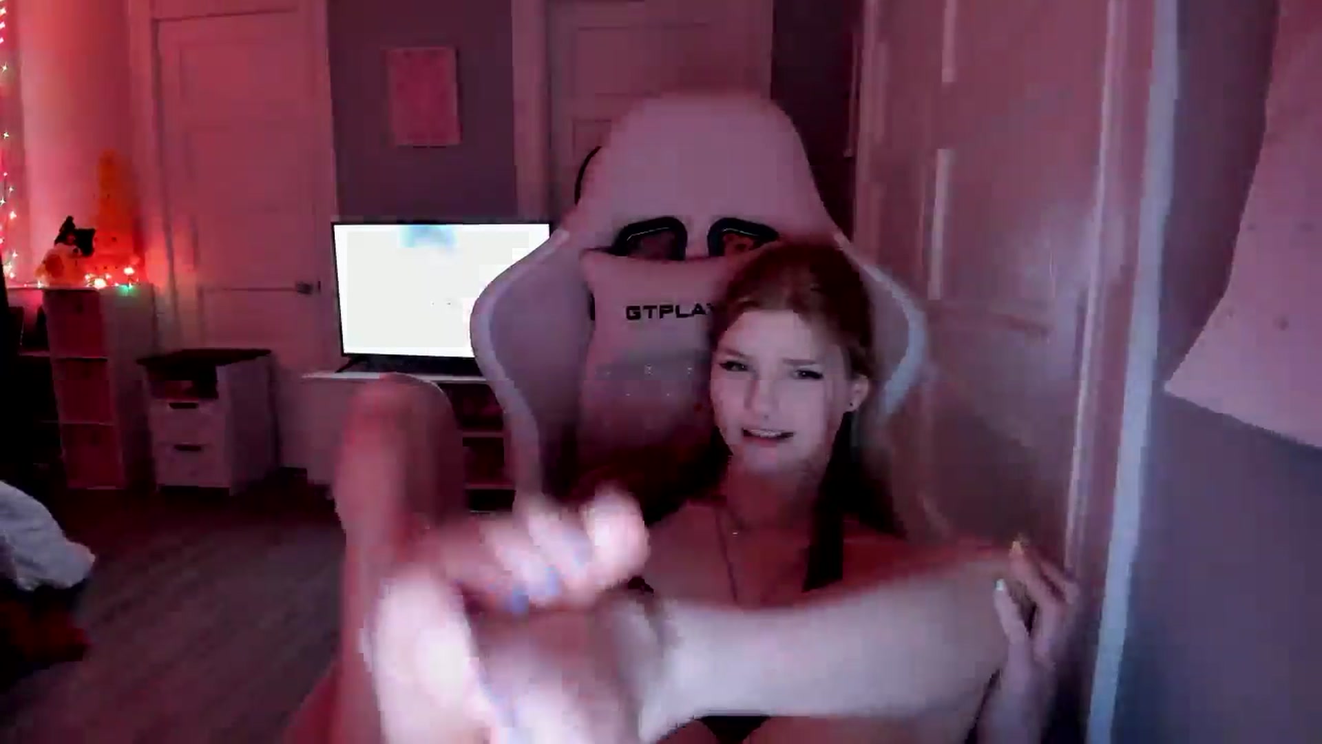 Gallery image thumbnail from DuckChan0's myfreecams stream on, 03/22/2026, 17:18 image 8 of 20