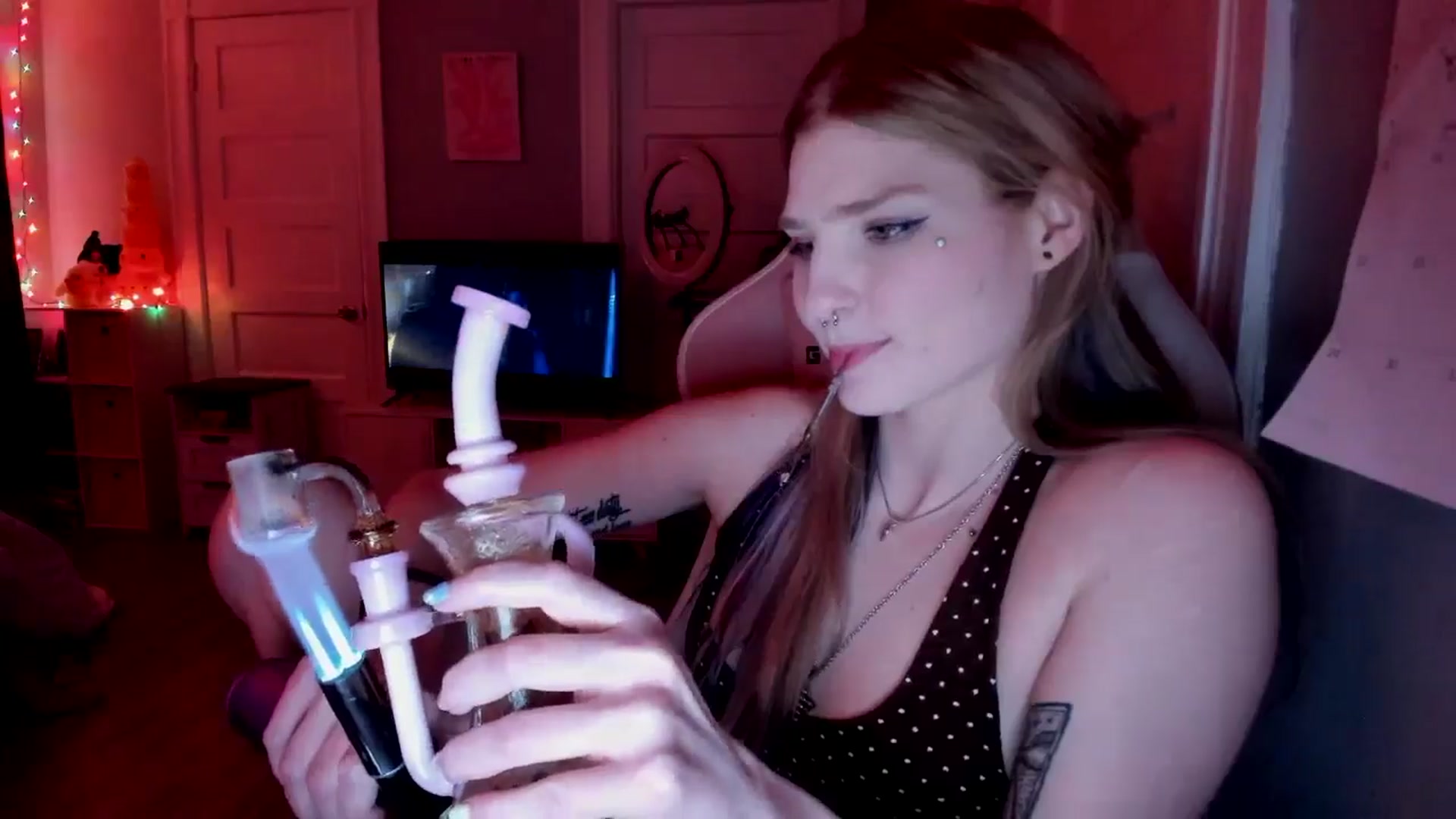 Gallery image thumbnail from DuckChan0's myfreecams stream on, 03/22/2026, 18:35 image 4 of 20