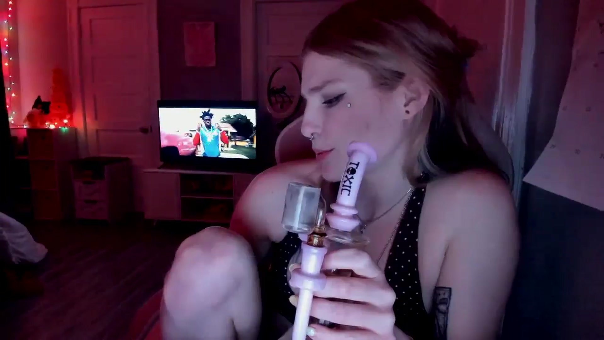 Gallery image thumbnail from DuckChan0's myfreecams stream on, 03/22/2026, 18:35 image 5 of 20