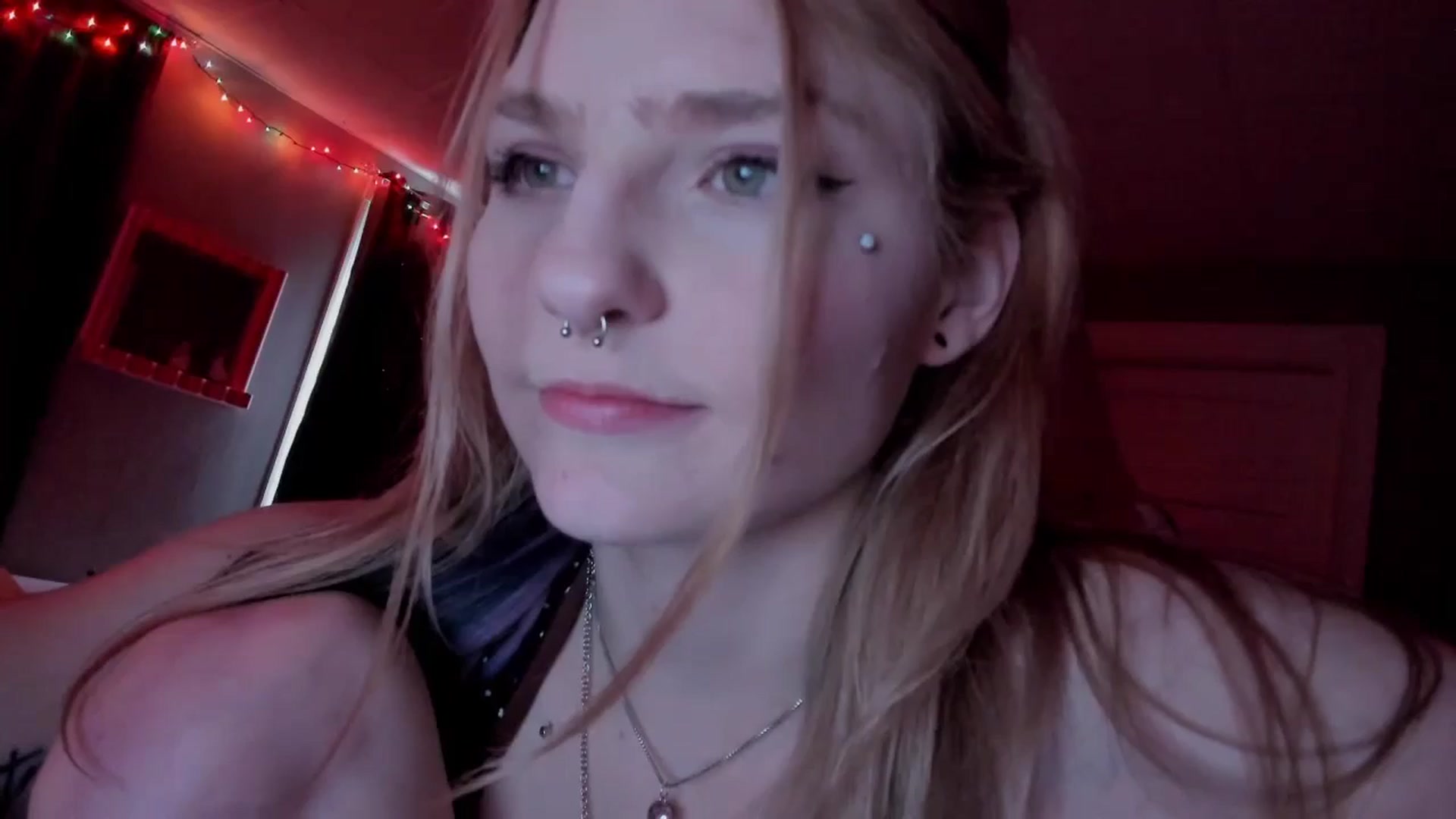 Gallery image thumbnail from DuckChan0's myfreecams stream on, 03/22/2026, 19:04 image 18 of 20