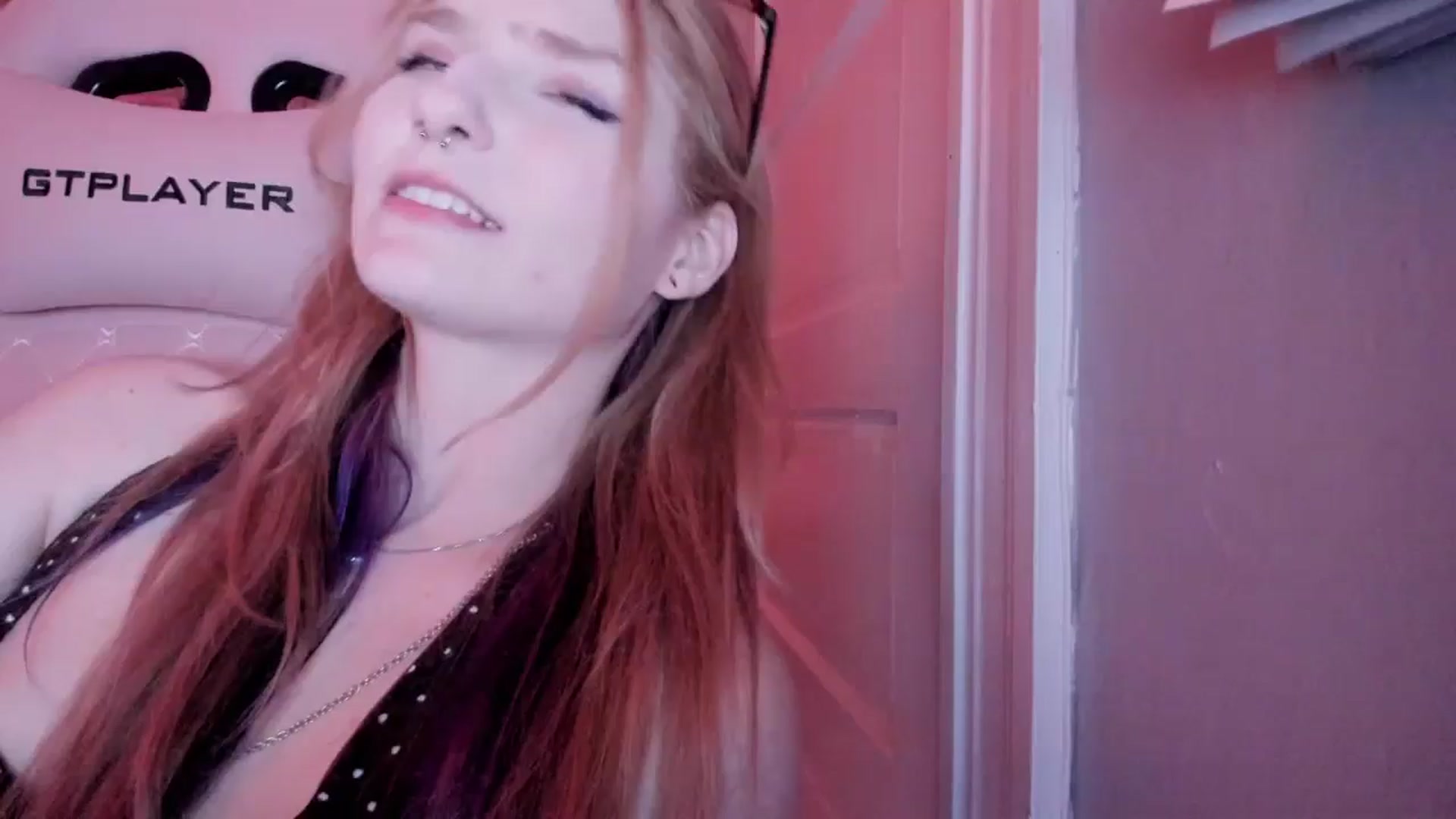 Gallery image thumbnail from DuckChan0's myfreecams stream on, 03/22/2026, 19:04 image 1 of 20