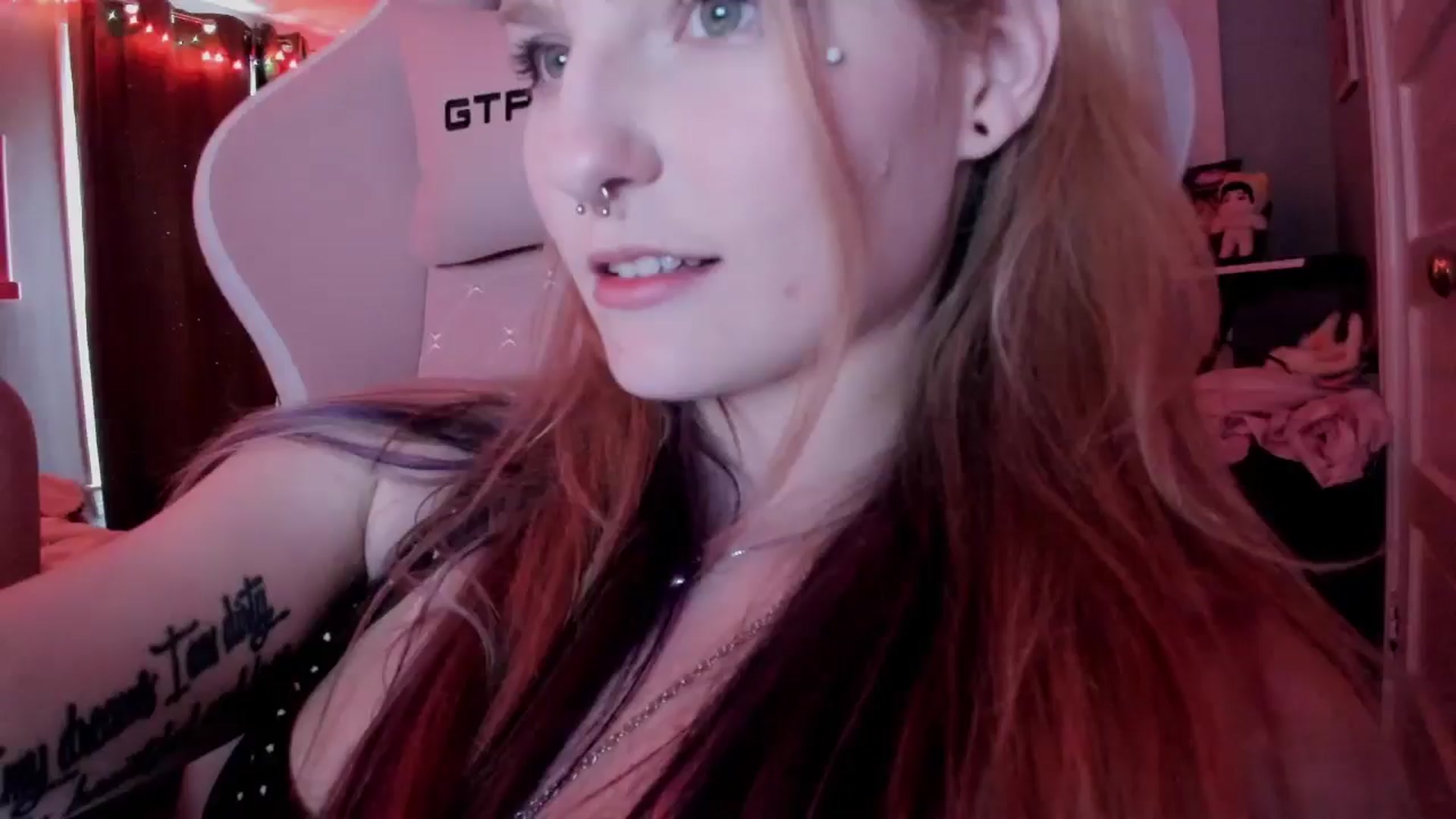 Gallery image thumbnail from DuckChan0's myfreecams stream on, 03/22/2026, 19:04 image 11 of 20