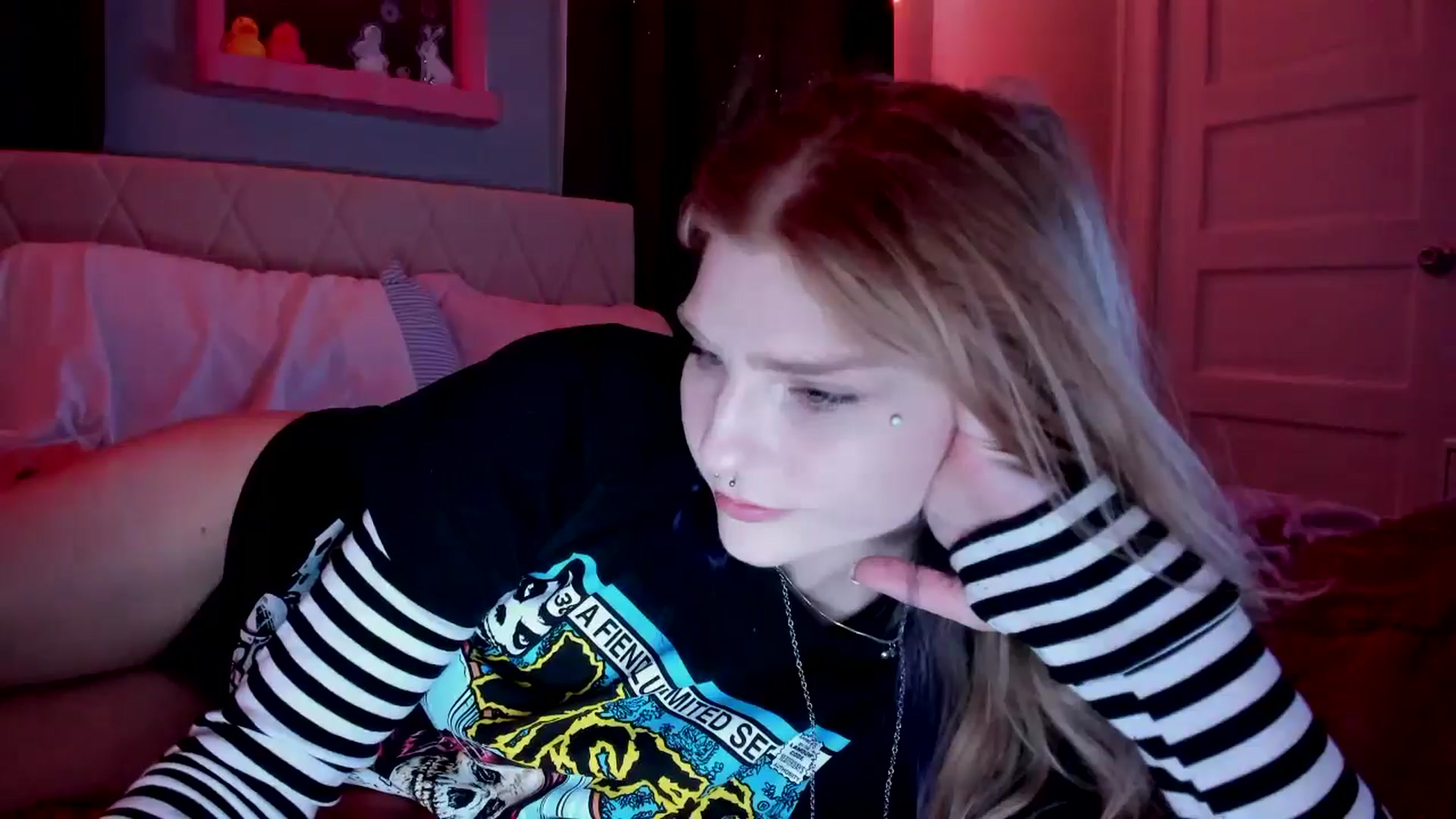 Gallery image thumbnail from DuckChan0's myfreecams stream on, 03/23/2026, 15:56 image 2 of 20