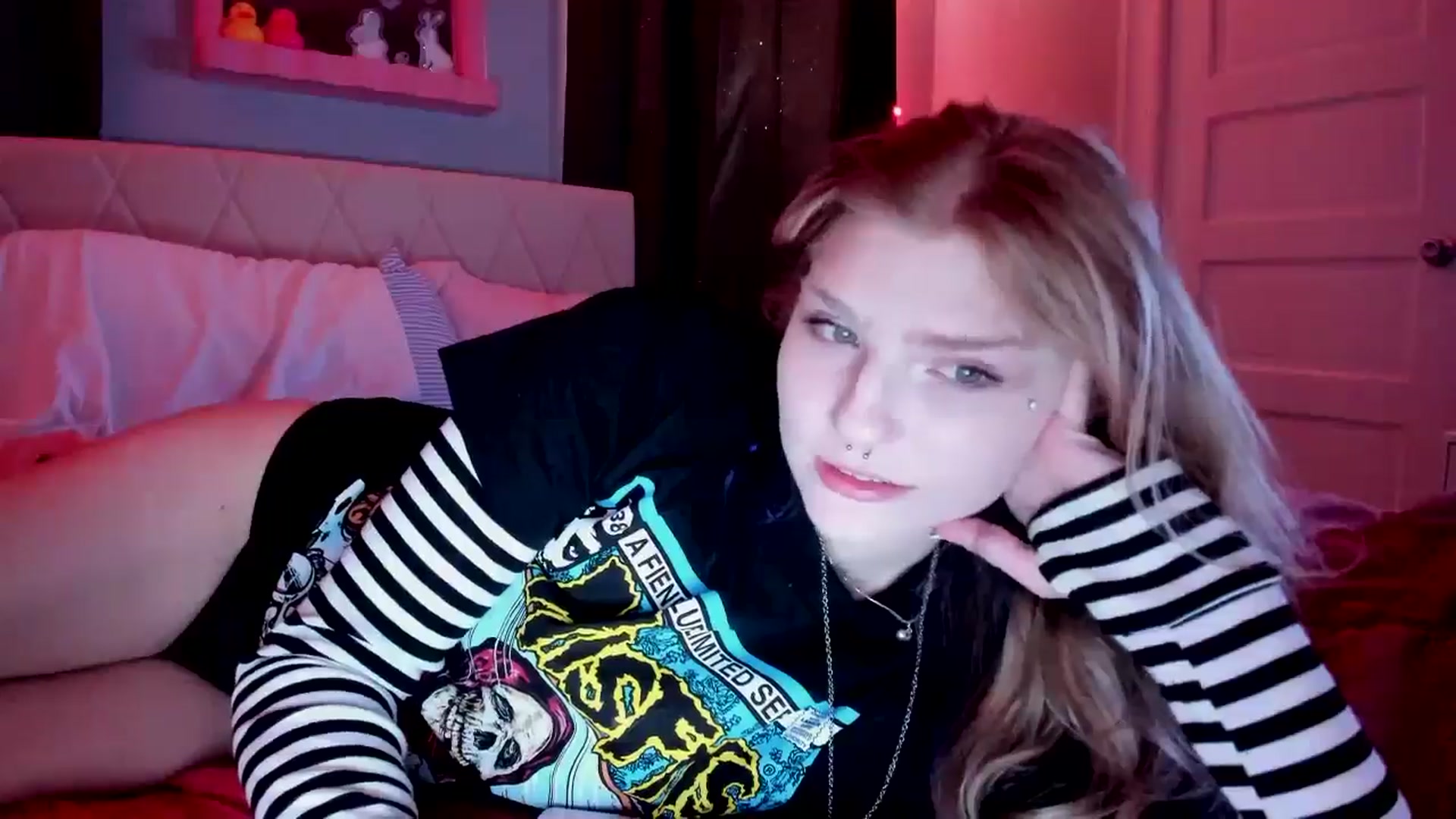 Gallery image thumbnail from DuckChan0's myfreecams stream on, 03/23/2026, 15:56 image 3 of 20