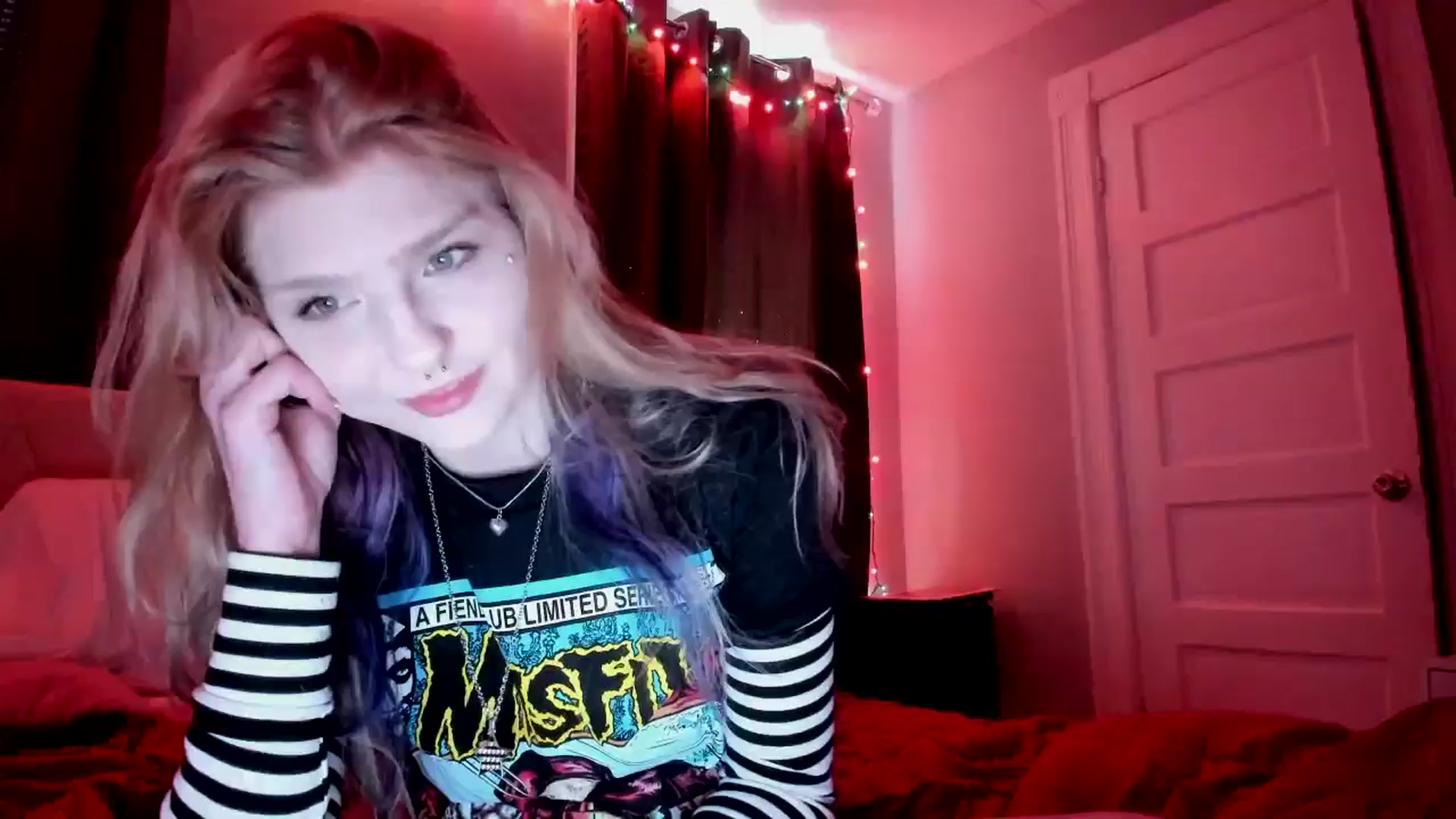 Gallery image thumbnail from DuckChan0's myfreecams stream on, 03/23/2026, 15:56 image 17 of 20