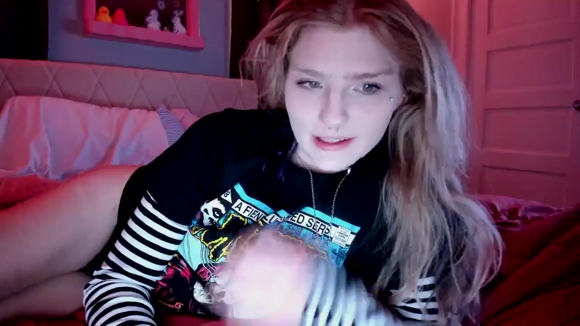 Gallery image thumbnail from DuckChan0's myfreecams stream on, 03/23/2026, 15:56 image 8 of 20