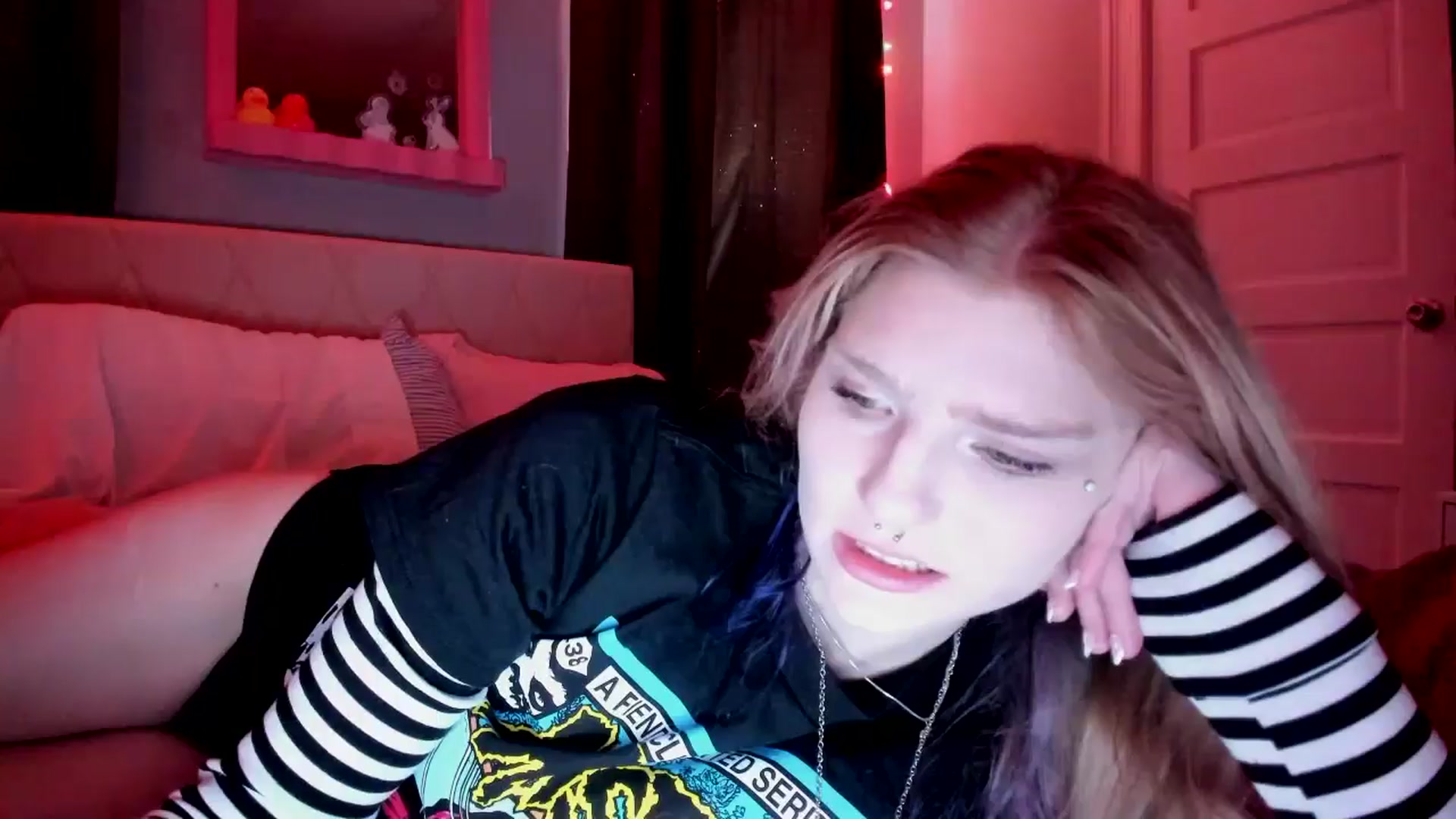 Gallery image thumbnail from DuckChan0's myfreecams stream on, 03/23/2026, 15:56 image 13 of 20