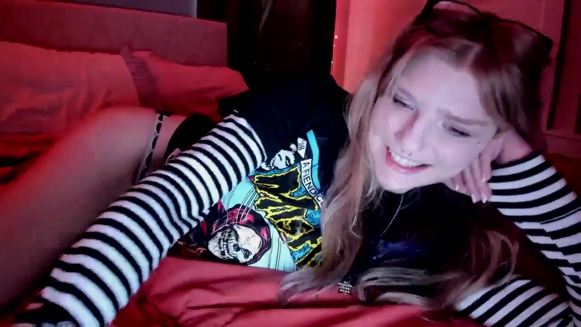 Gallery image thumbnail from DuckChan0's myfreecams stream on, 03/23/2026, 16:49 image 20 of 20