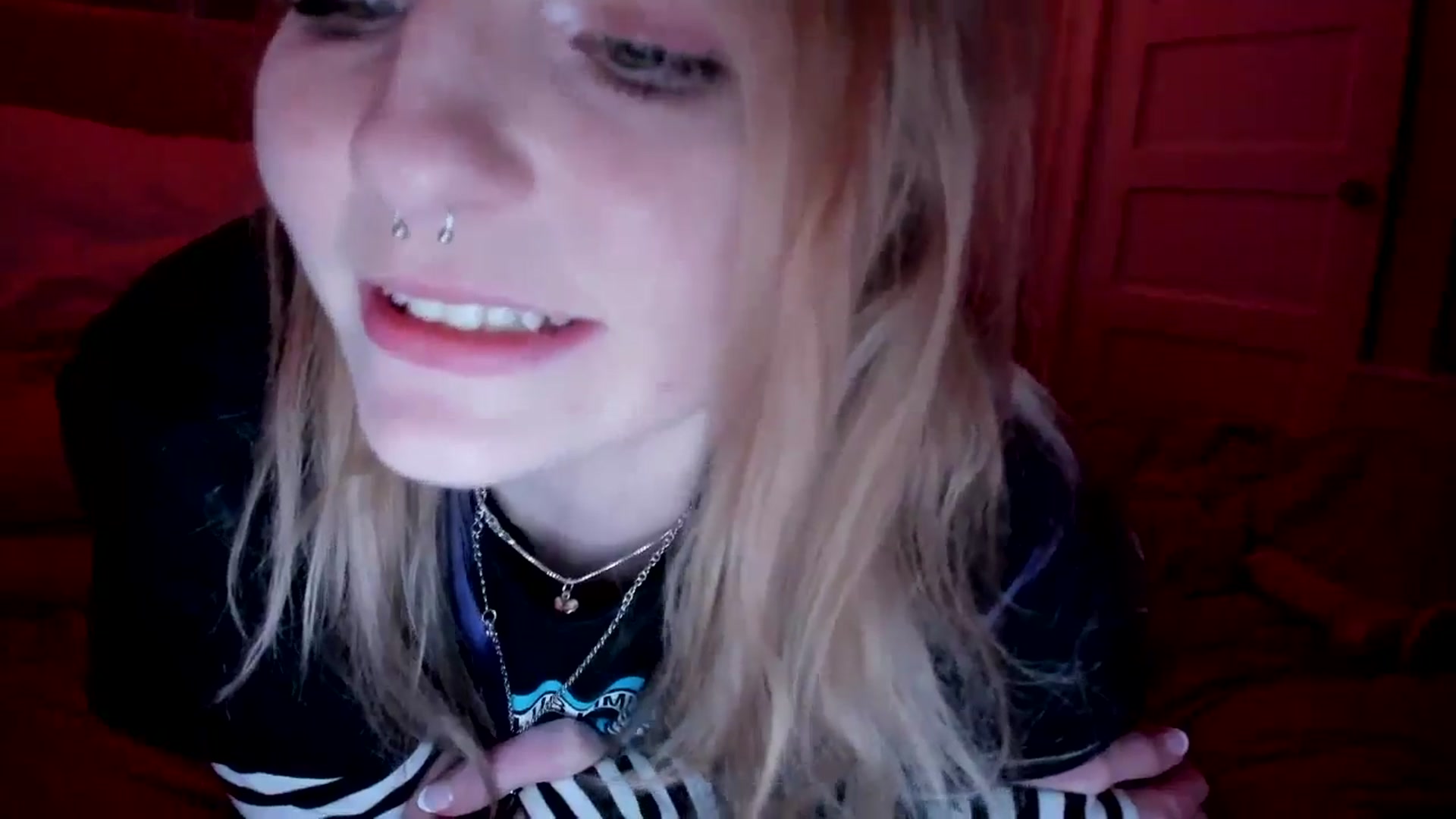 Gallery image thumbnail from DuckChan0's myfreecams stream on, 03/23/2026, 16:49 image 17 of 20