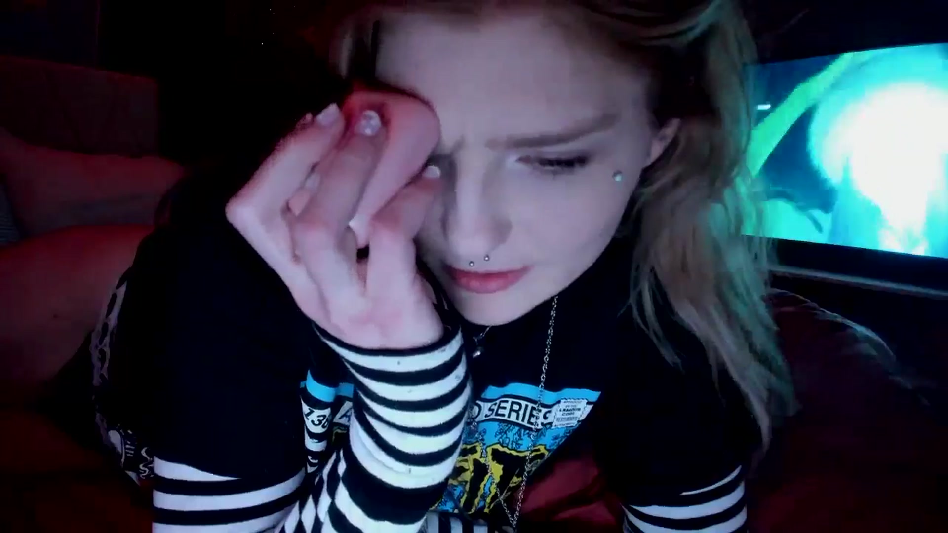 Gallery image thumbnail from DuckChan0's myfreecams stream on, 03/23/2026, 17:33 image 15 of 20
