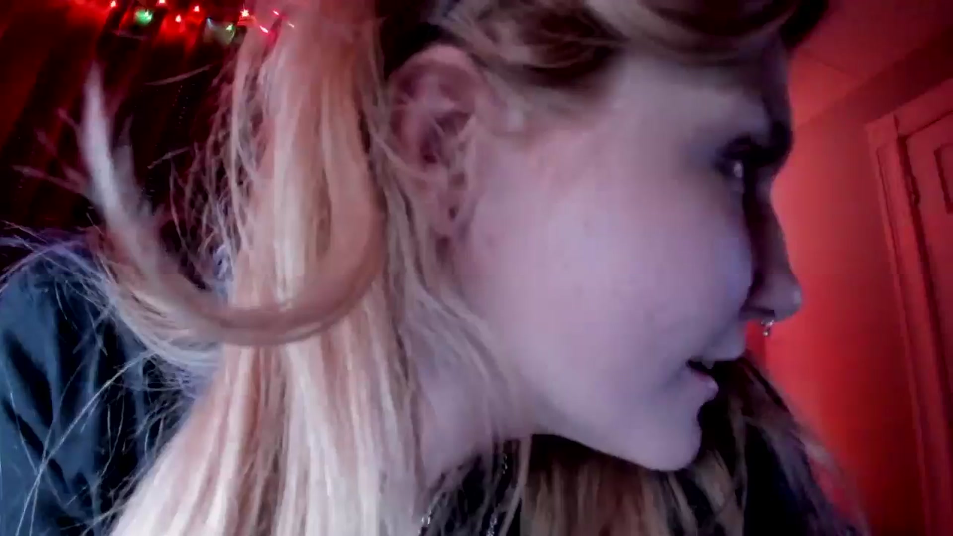 Gallery image thumbnail from DuckChan0's myfreecams stream on, 03/23/2026, 17:33 image 17 of 20