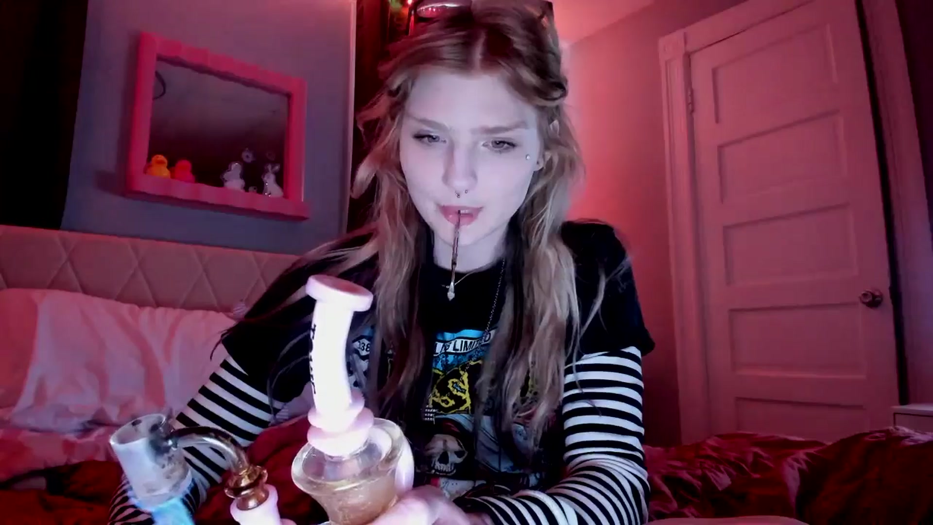 Gallery image thumbnail from DuckChan0's myfreecams stream on, 03/23/2026, 17:33 image 4 of 20